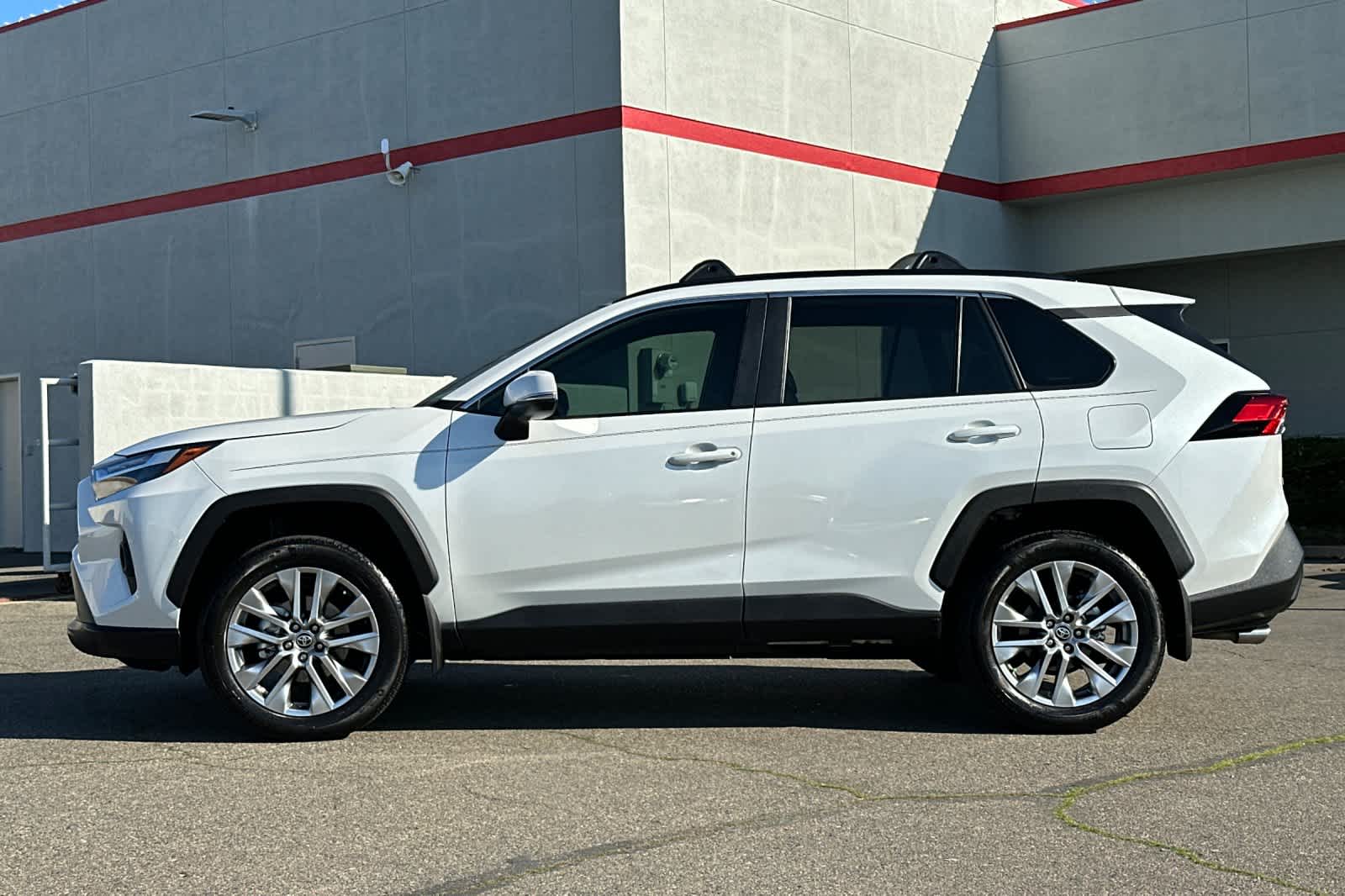 Thumbnail: 2024 Toyota RAV4 - 8