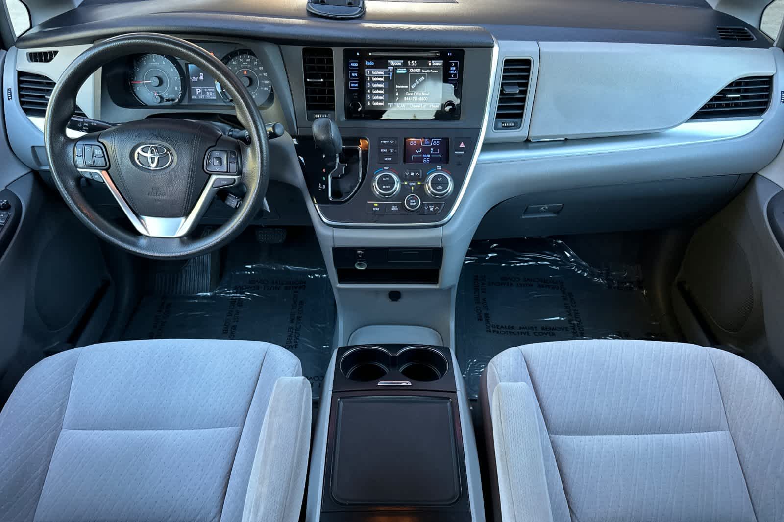 Thumbnail: 2015 Toyota Sienna - 3