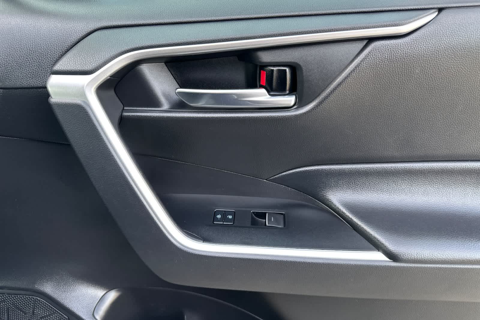 Thumbnail: 2022 Toyota RAV4 - 19