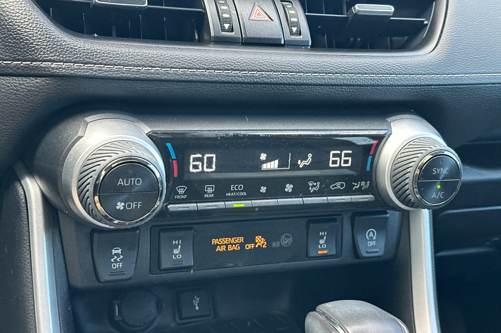 Thumbnail: 2022 Toyota RAV4 - 22