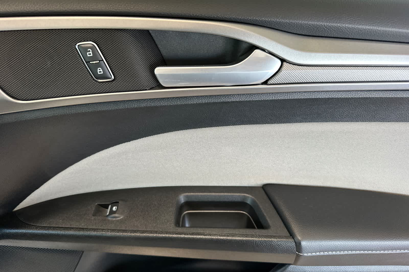 Thumbnail: 2018 Ford Fusion - 17