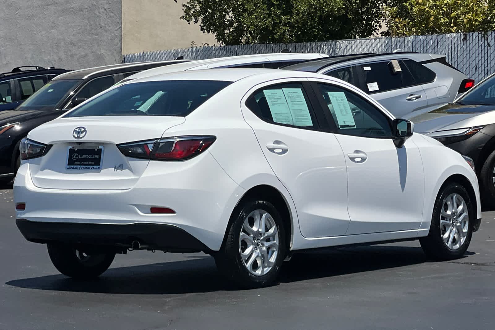 Thumbnail: 2017 Toyota Yaris iA - 2