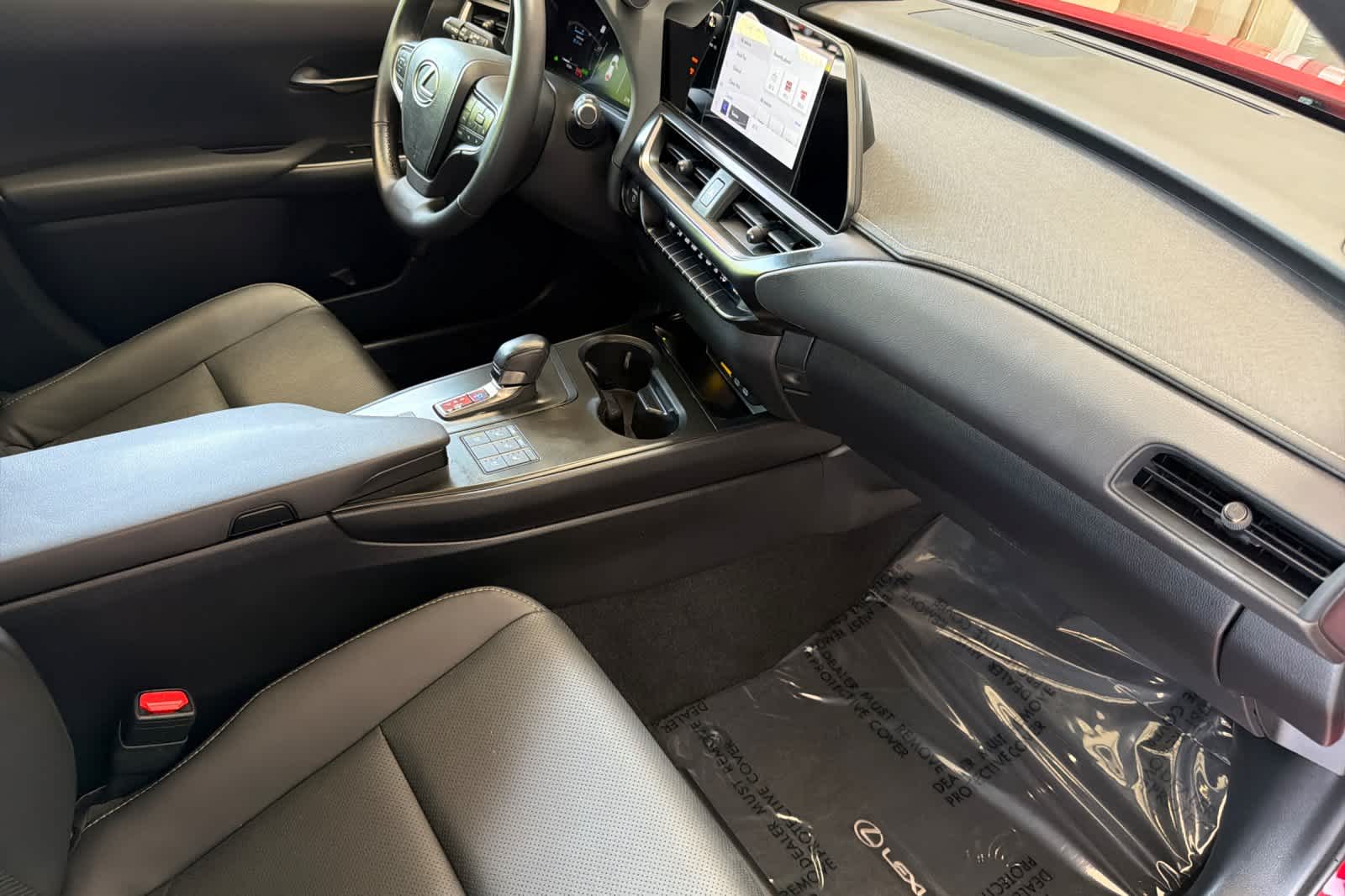 Thumbnail: 2025 Lexus UX - 17