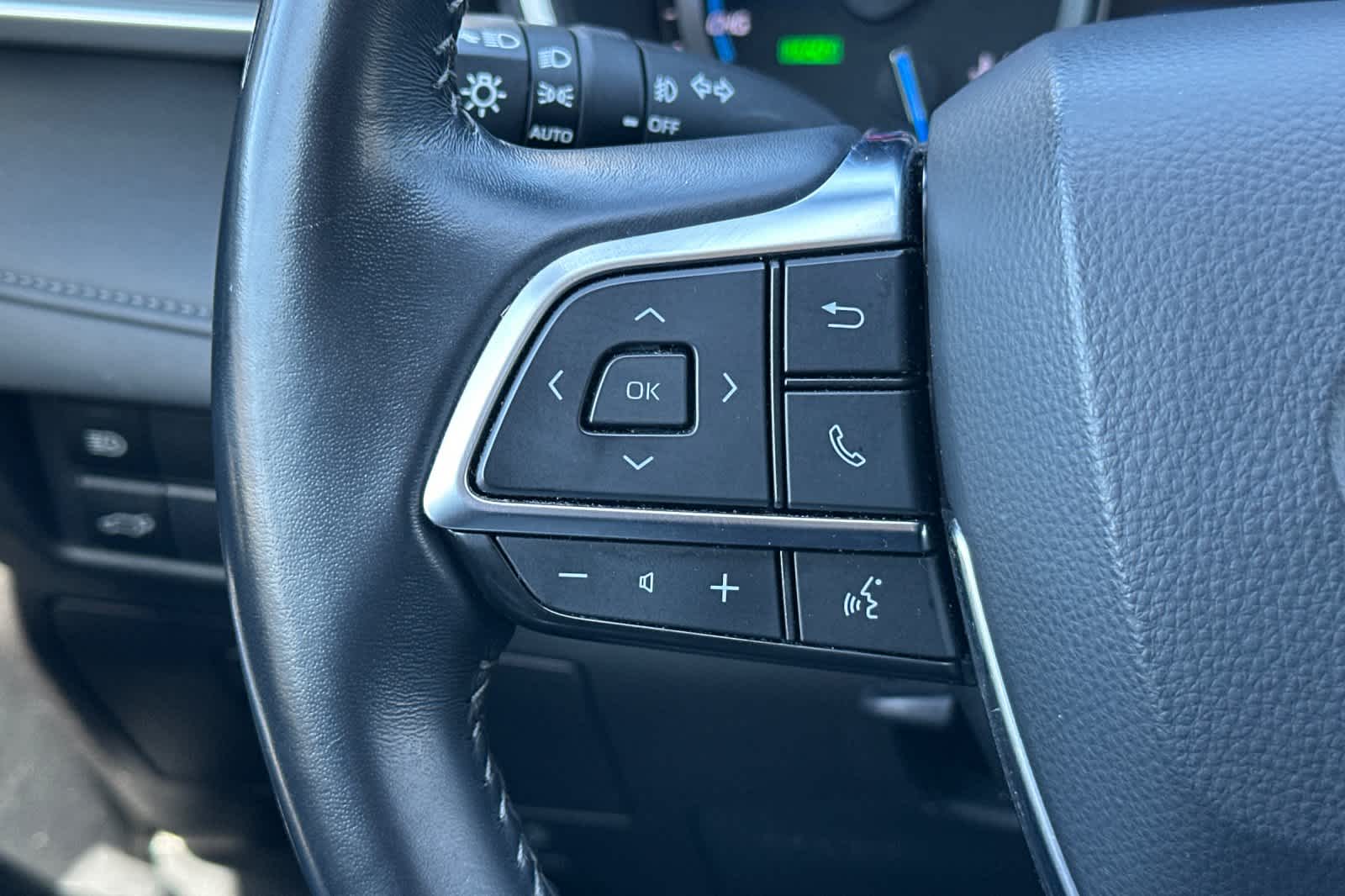 Thumbnail: 2021 Toyota Highlander - 26