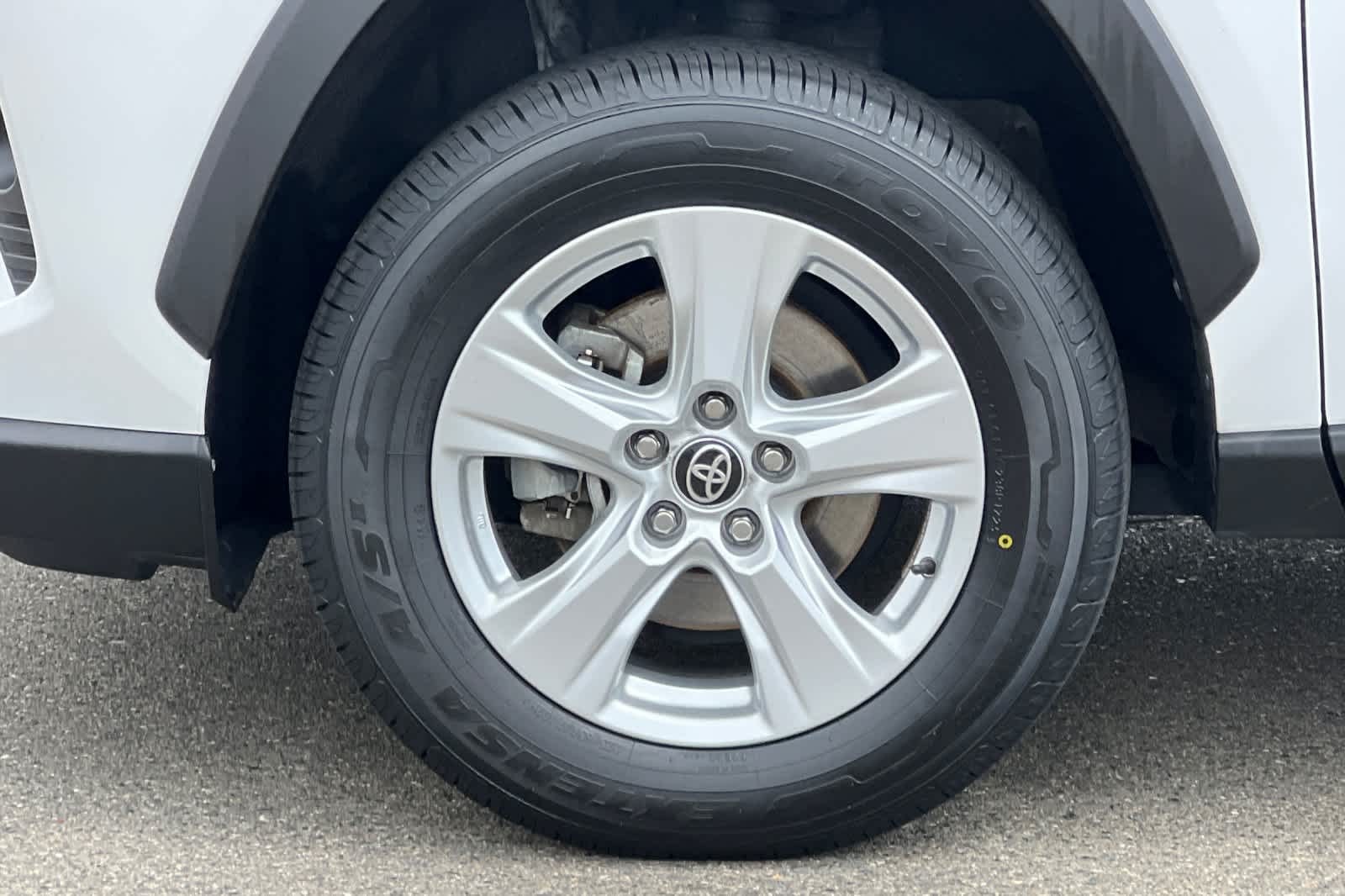 Thumbnail: 2021 Toyota RAV4 - 31