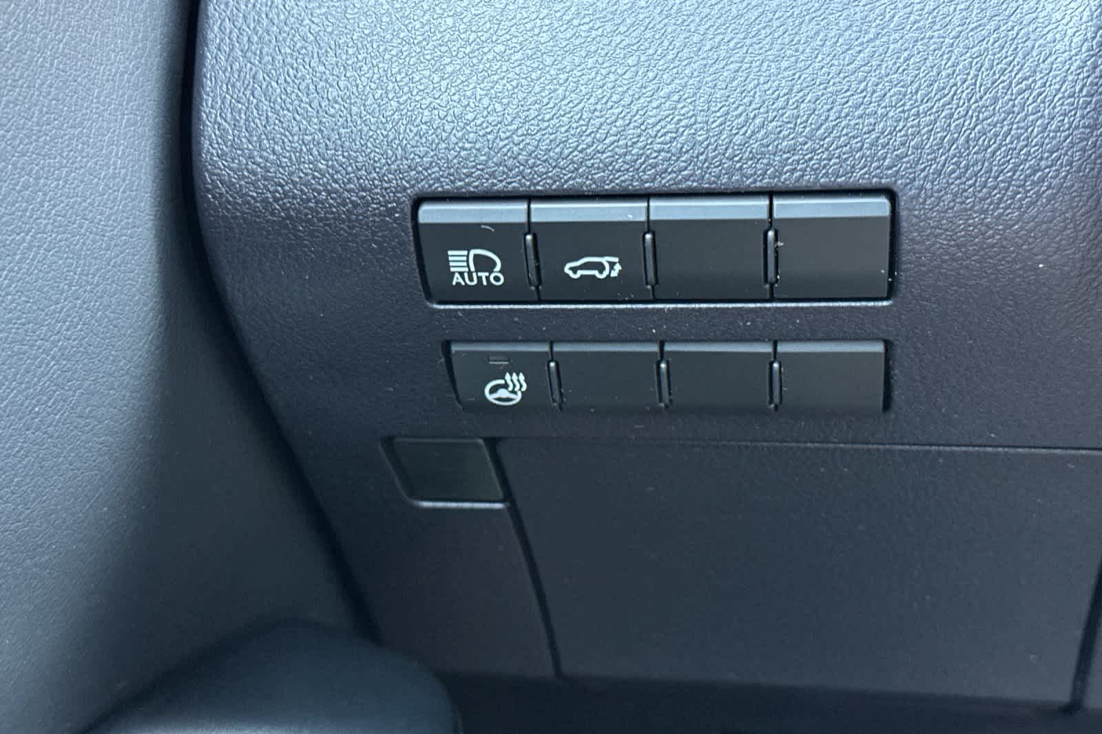 Thumbnail: 2022 Lexus RX - 31