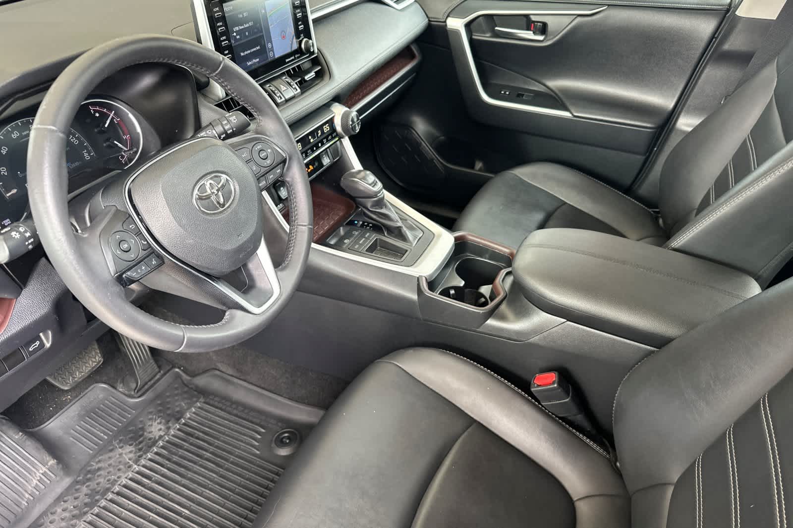 Thumbnail: 2019 Toyota RAV4 - 11