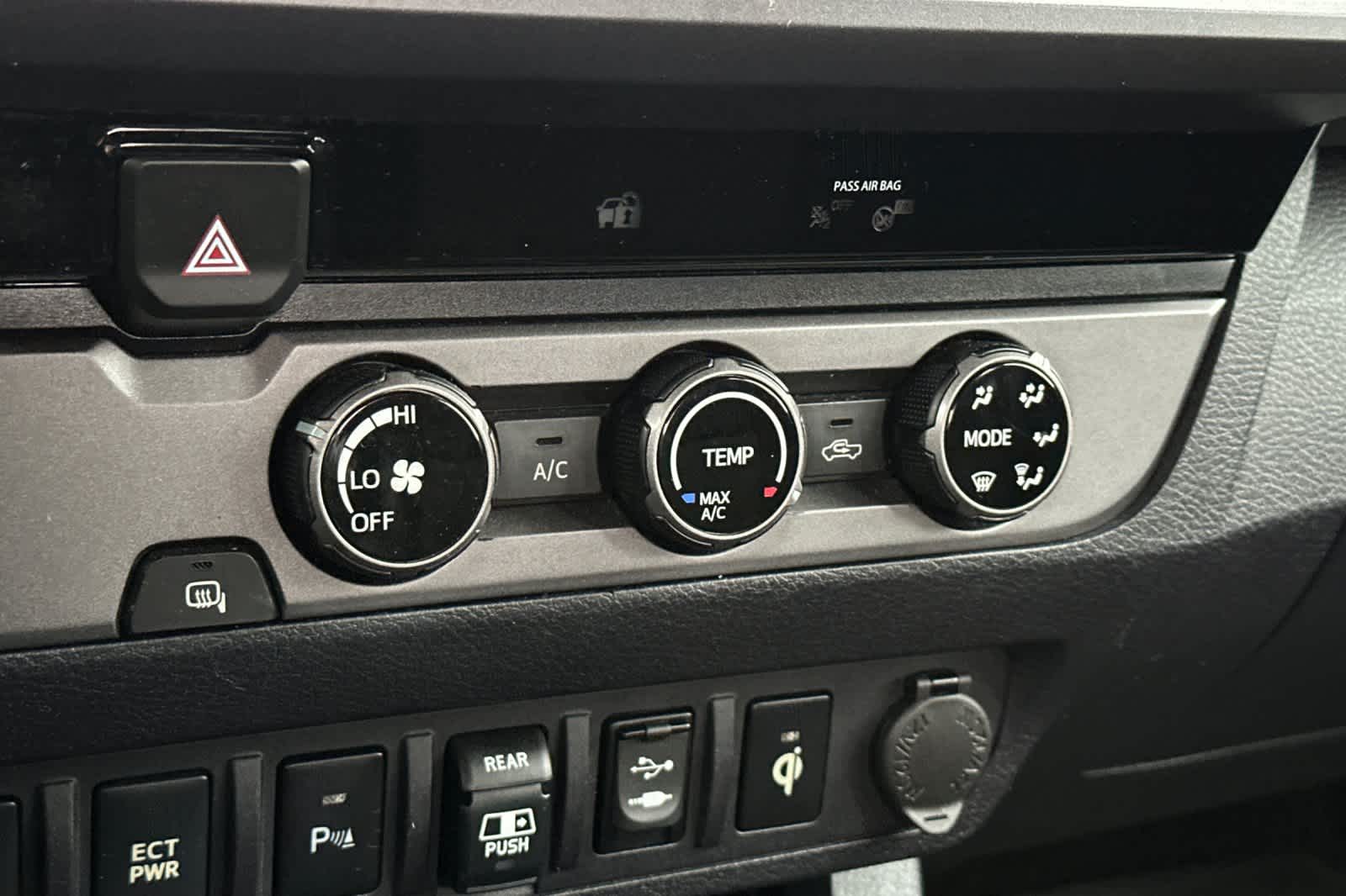 Thumbnail: 2018 Toyota Tacoma - 21