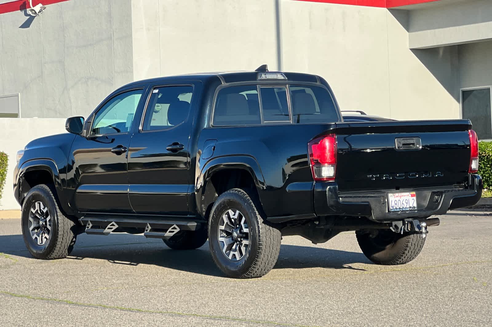 Thumbnail: 2019 Toyota Tacoma - 7