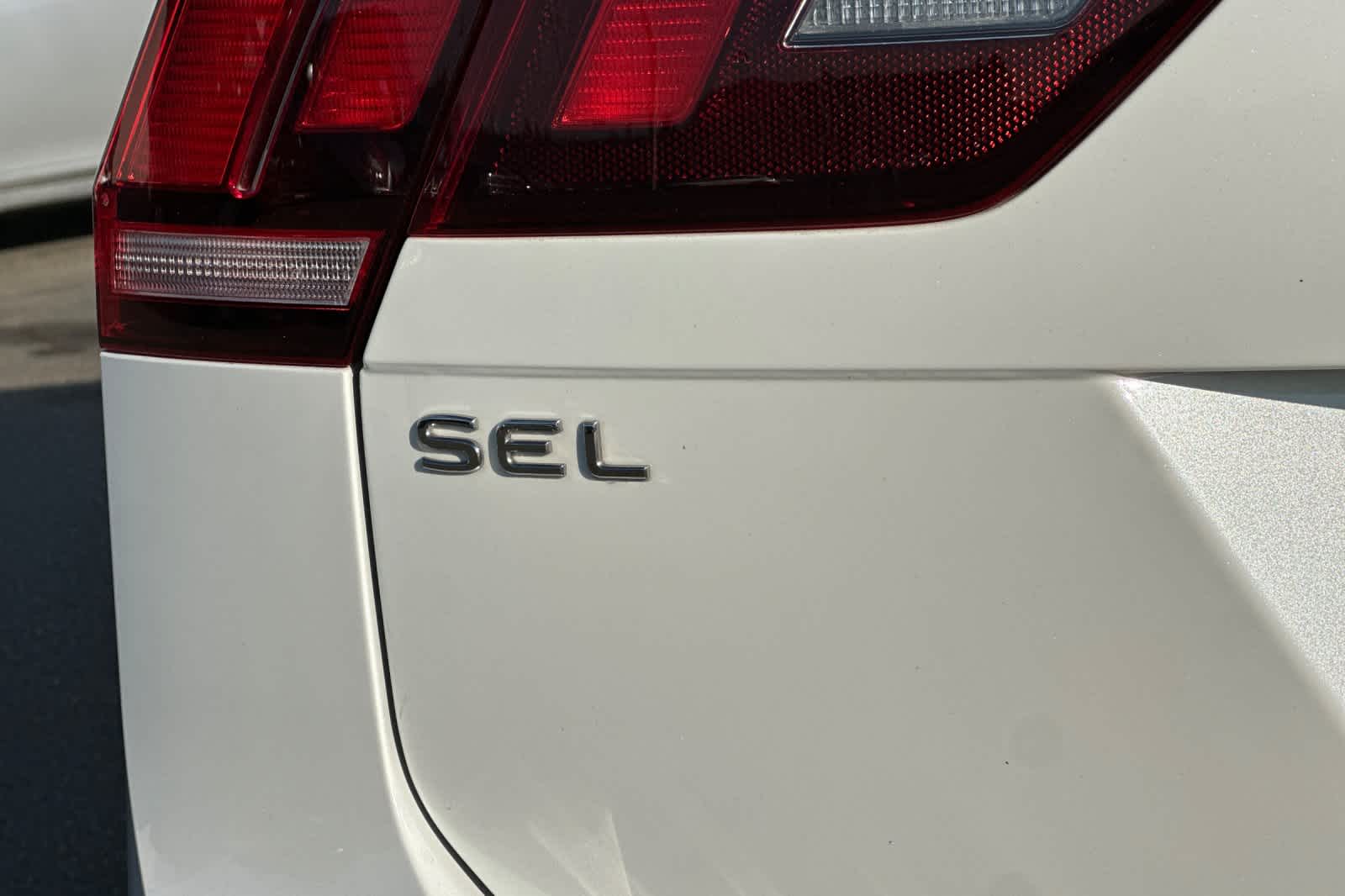 Thumbnail: 2023 Volkswagen Tiguan - 34