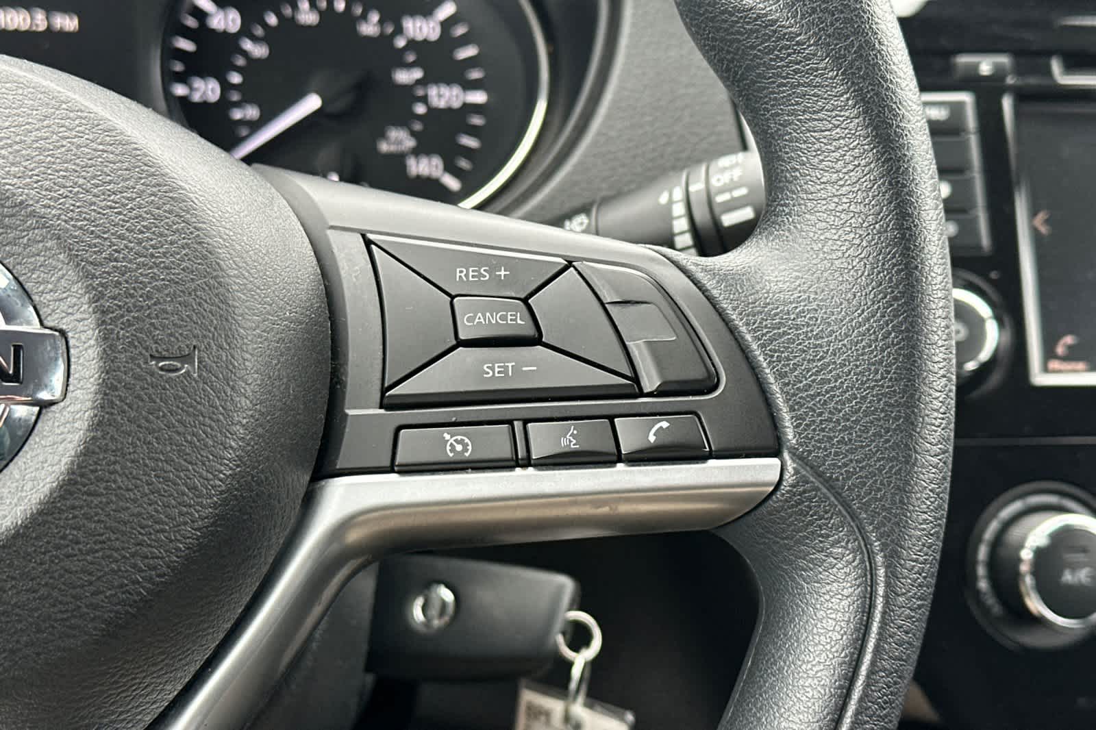 Thumbnail: 2022 Nissan Rogue Sport - 26