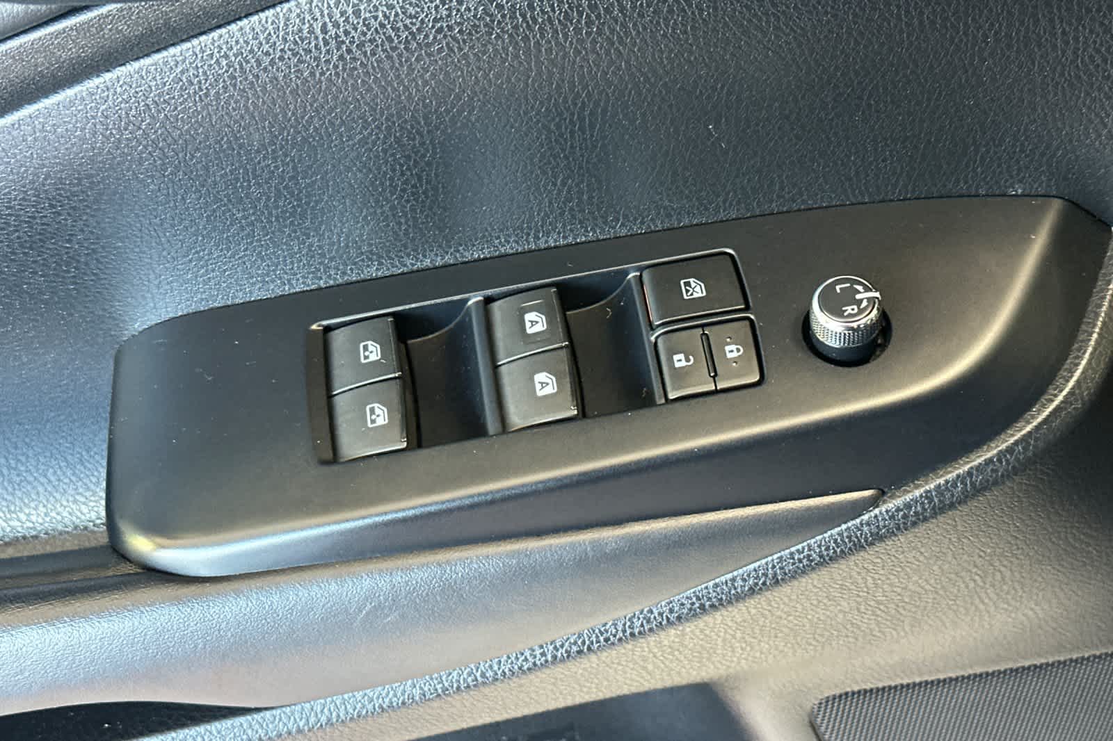 Thumbnail: 2019 Toyota Highlander - 13