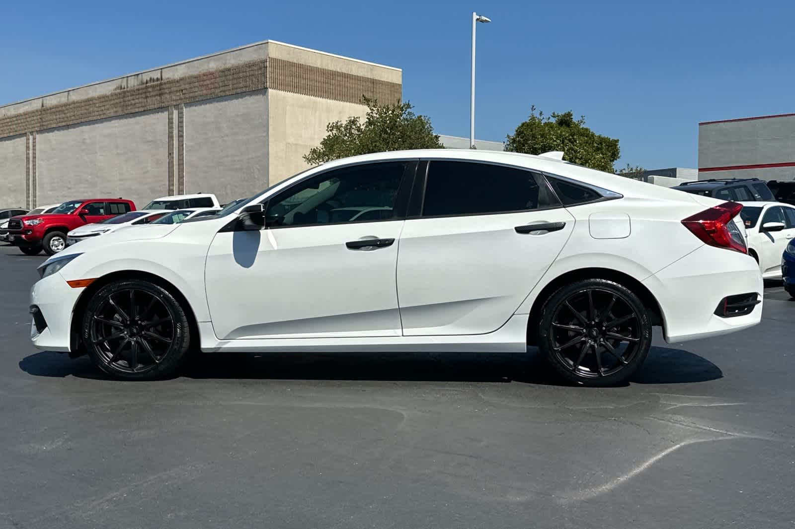 Thumbnail: 2017 Honda Civic - 9