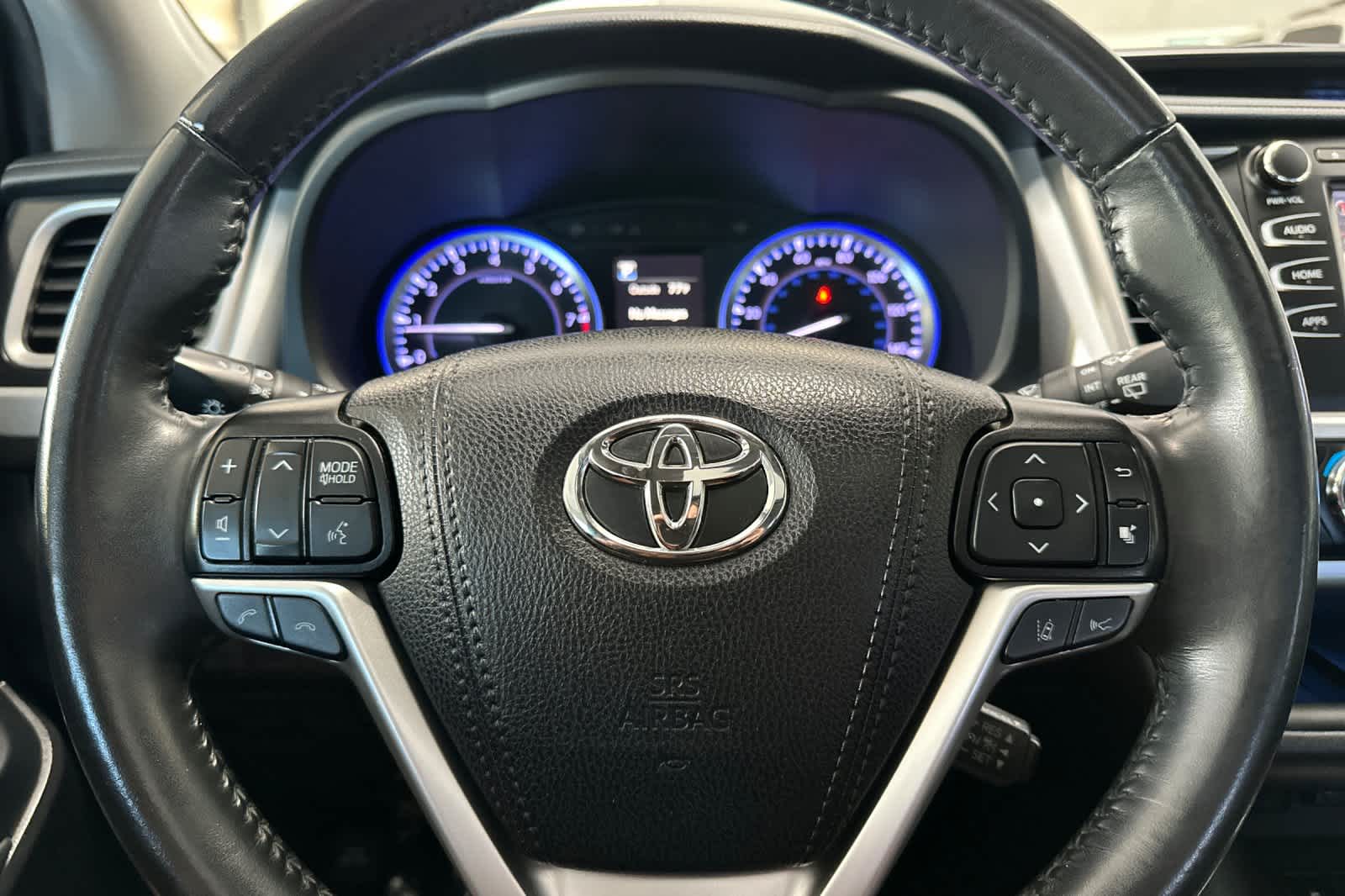 Thumbnail: 2019 Toyota Highlander - 27