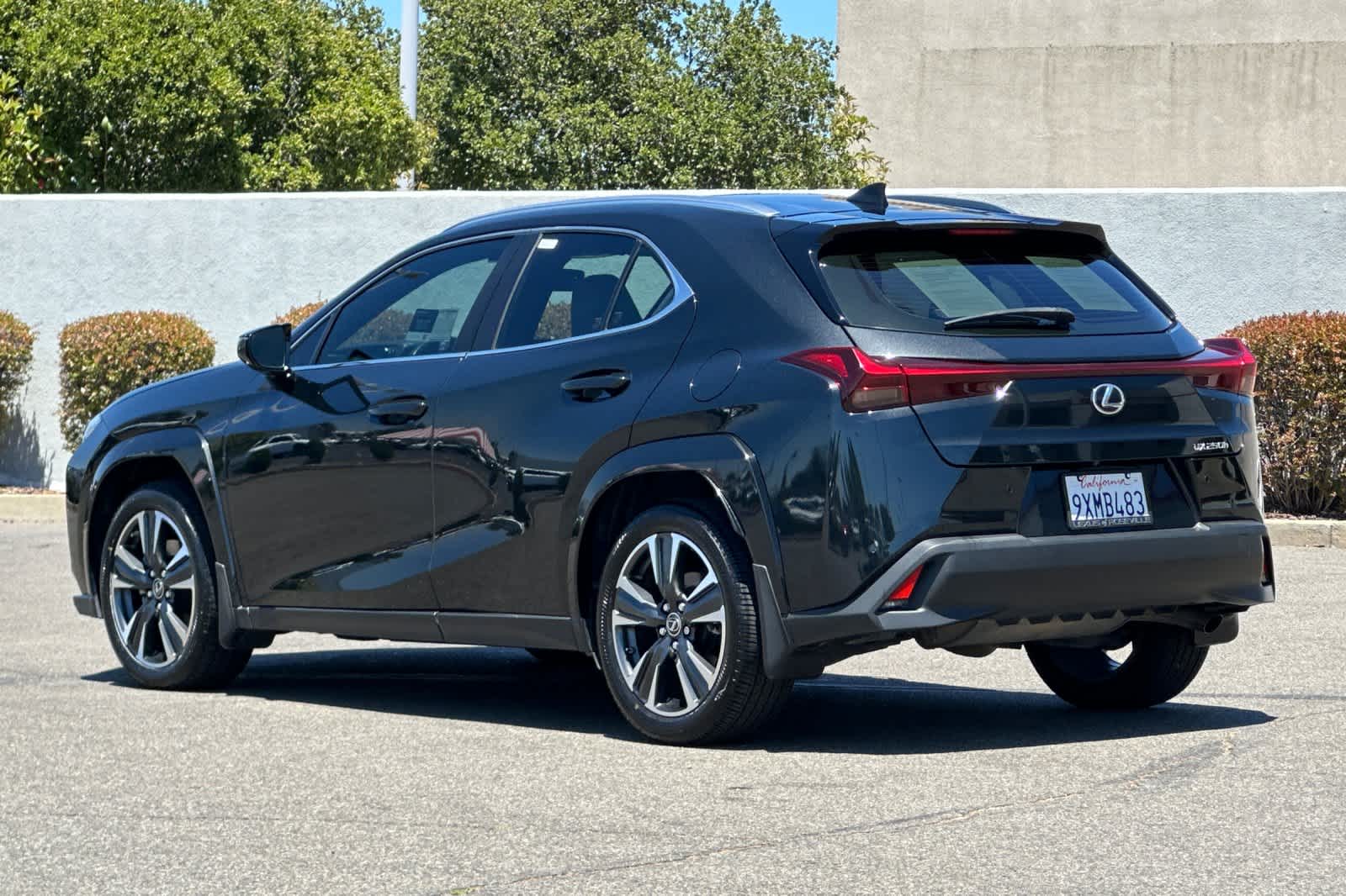 Thumbnail: 2023 Lexus UX - 6