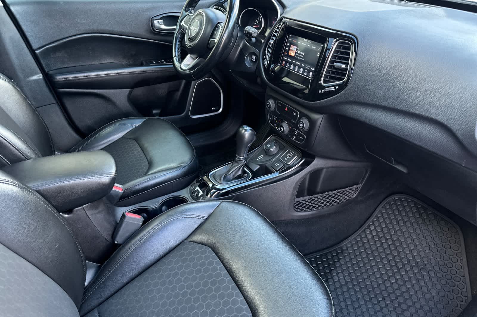 Thumbnail: 2021 Jeep Compass - 17