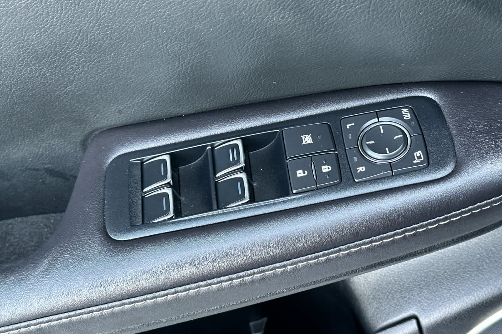 Thumbnail: 2017 Lexus RX - 13