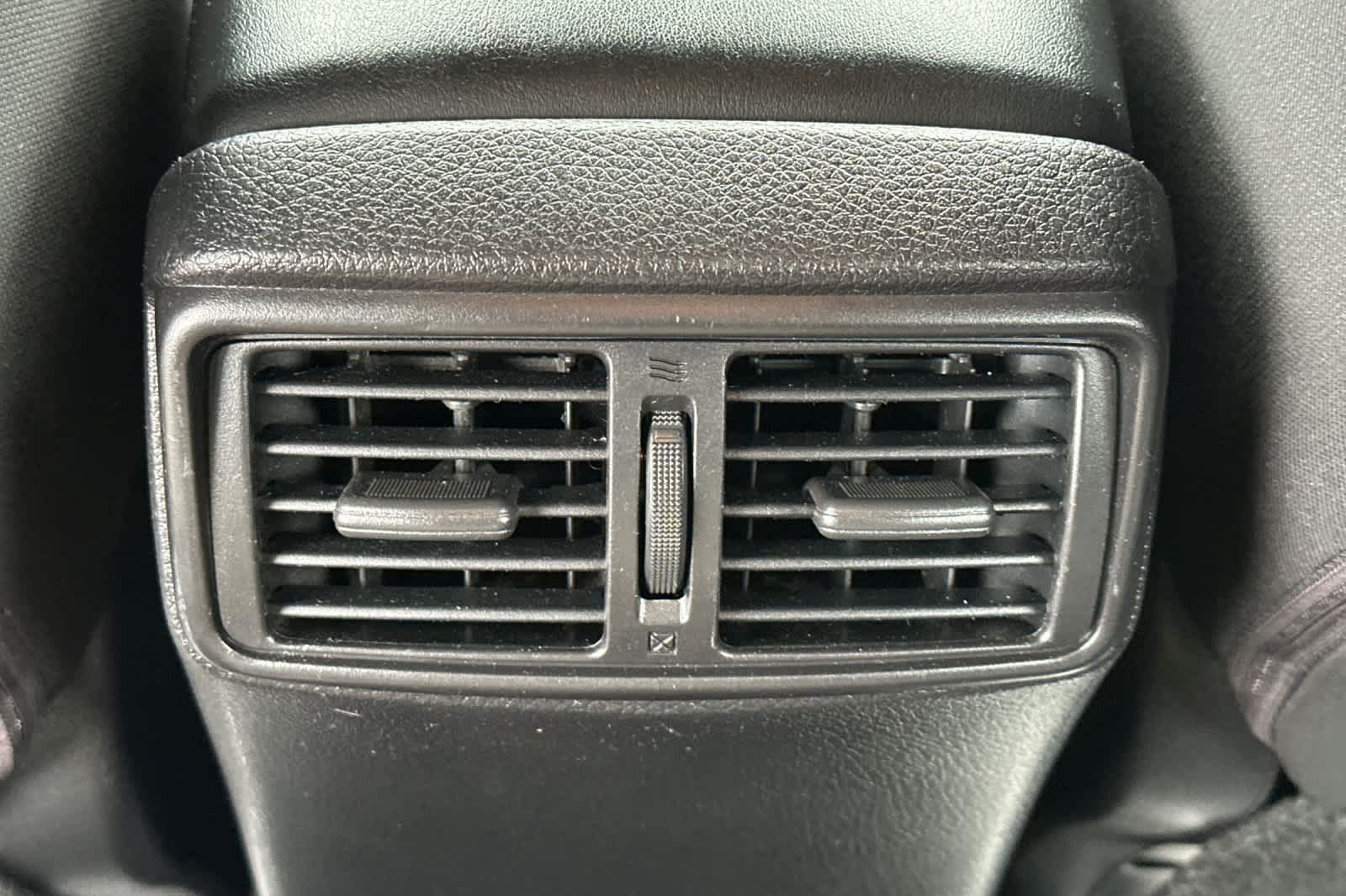 Thumbnail: 2022 Nissan Rogue Sport - 14