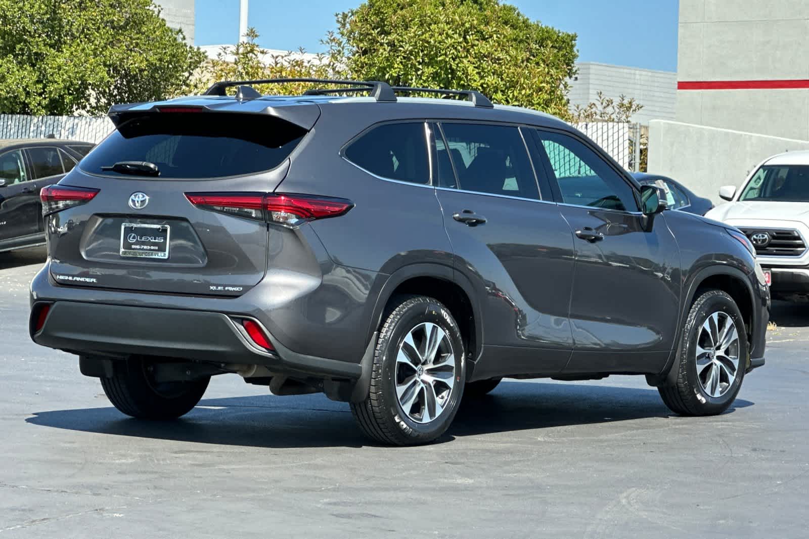 Thumbnail: 2022 Toyota Highlander - 2