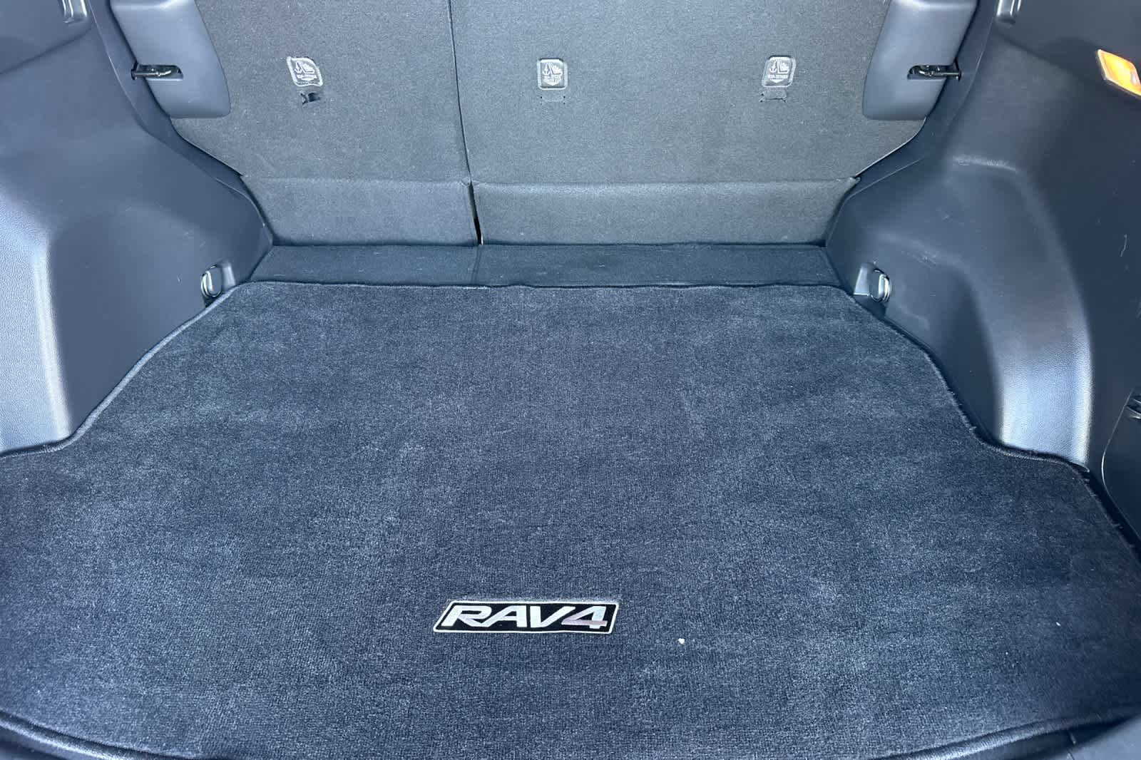 2020 Toyota RAV4 LE 15