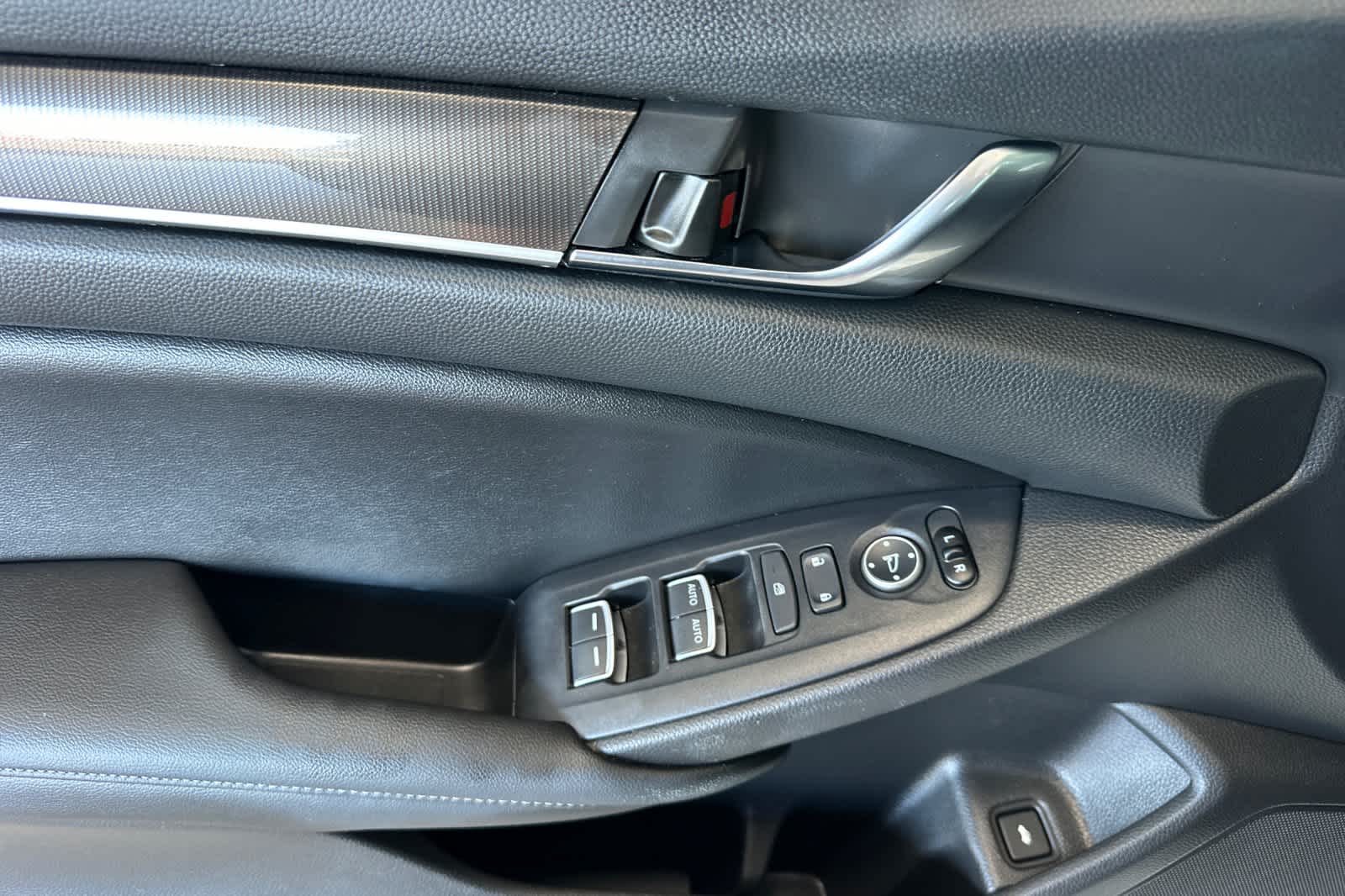 Thumbnail: 2019 Honda Accord - 12