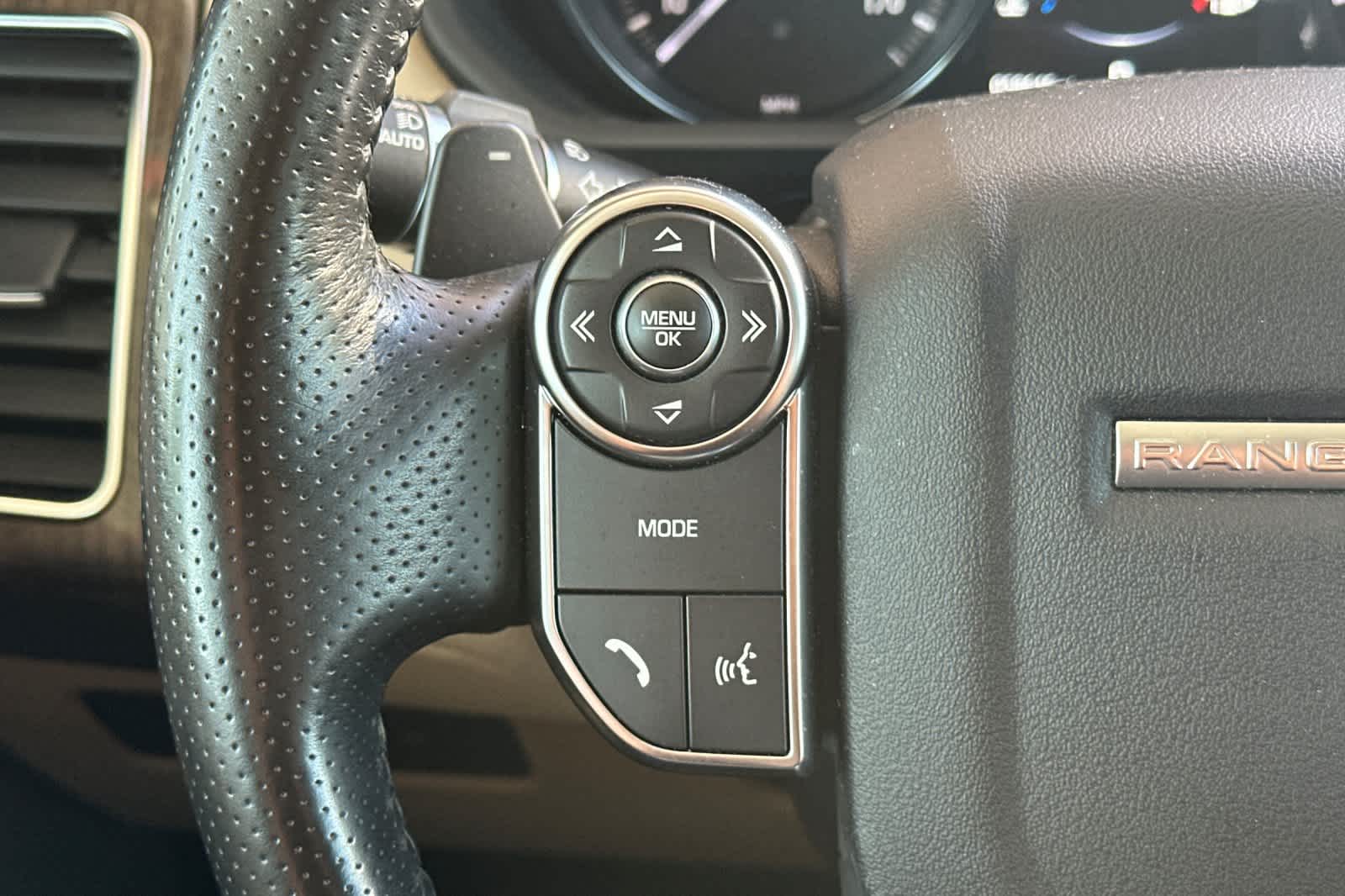 Thumbnail: 2016 Land Rover Range Rover Sport - 28
