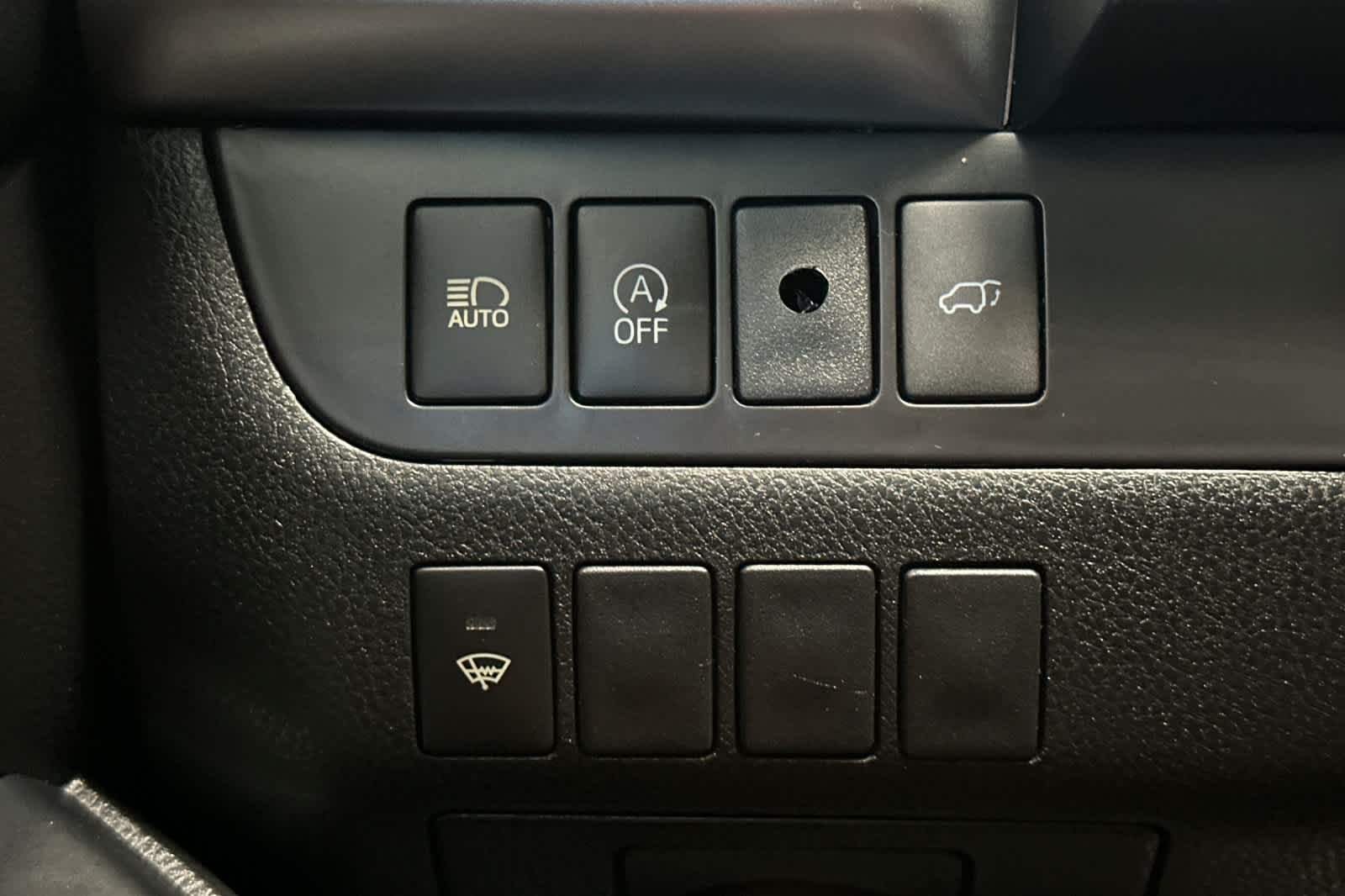 Thumbnail: 2019 Toyota Highlander - 32
