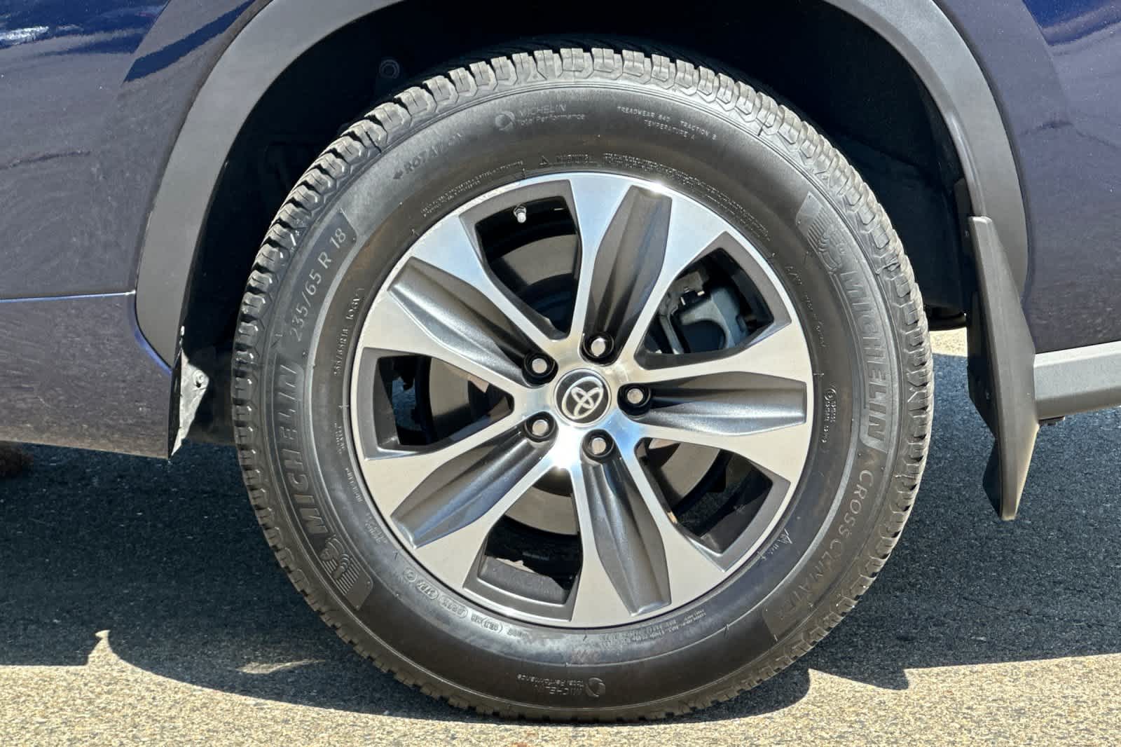 Thumbnail: 2021 Toyota Highlander - 31