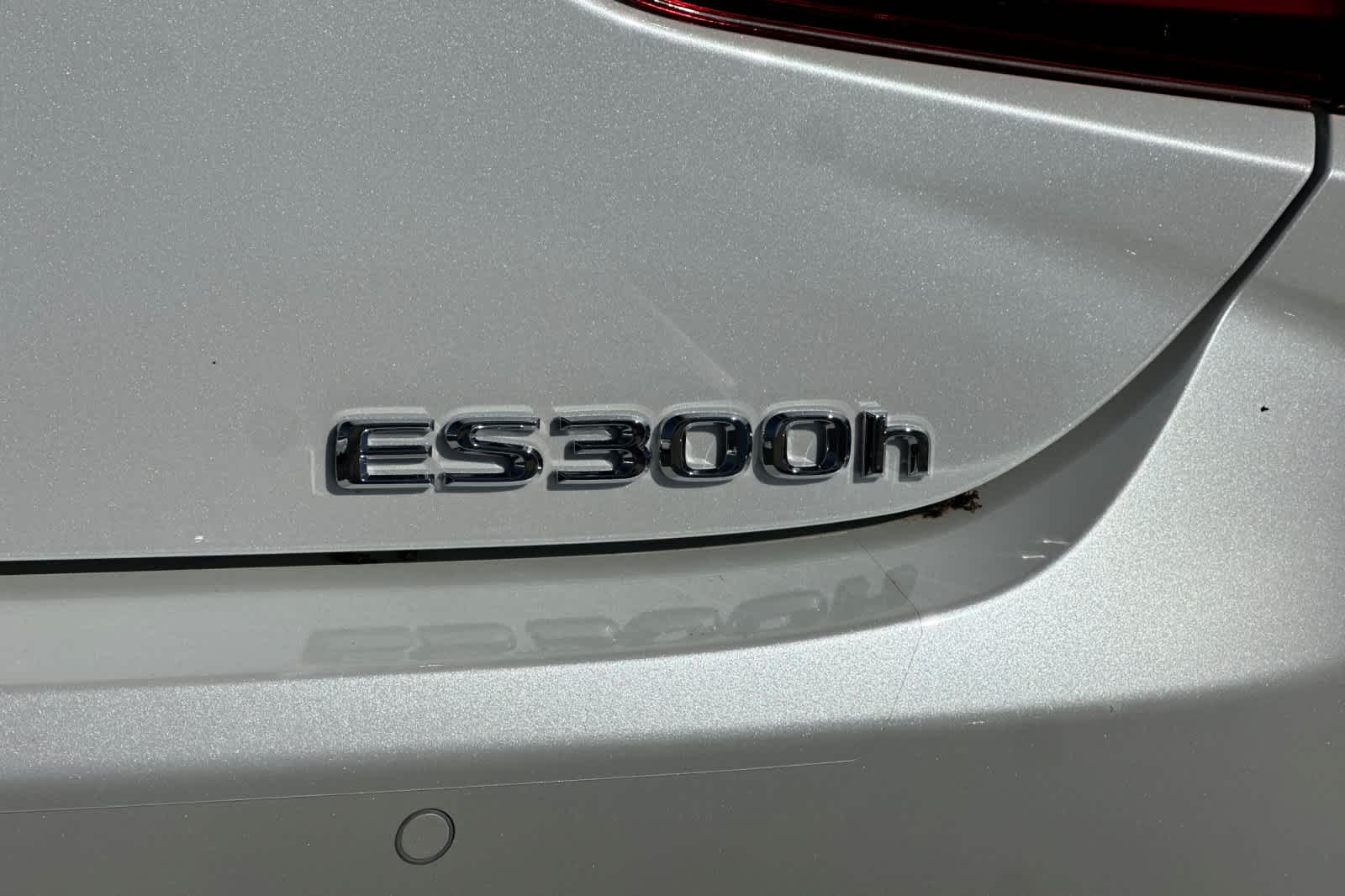 Thumbnail: 2025 Lexus ES - 32