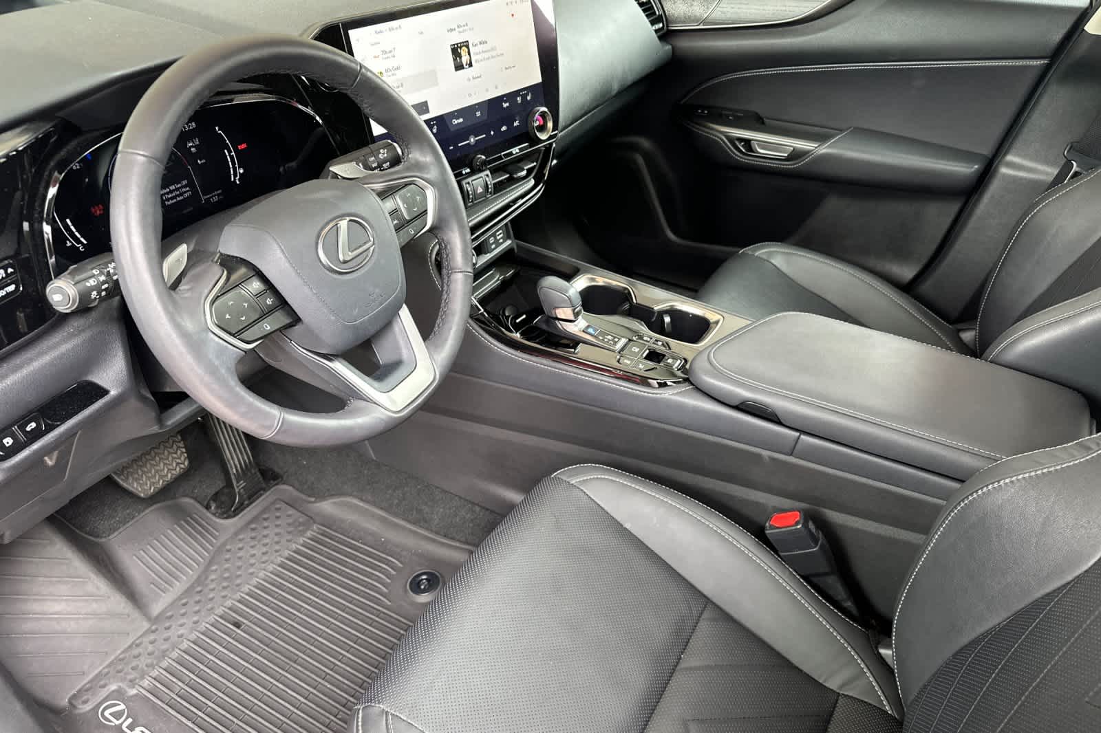 Thumbnail: 2024 Lexus ES - 10