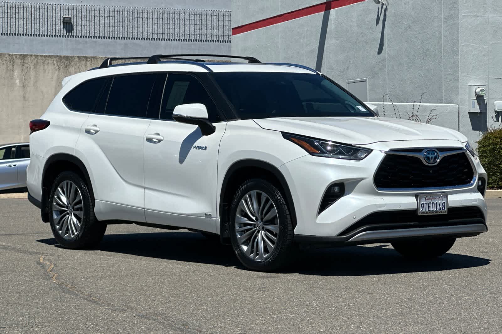 Thumbnail: 2020 Toyota Highlander - 4