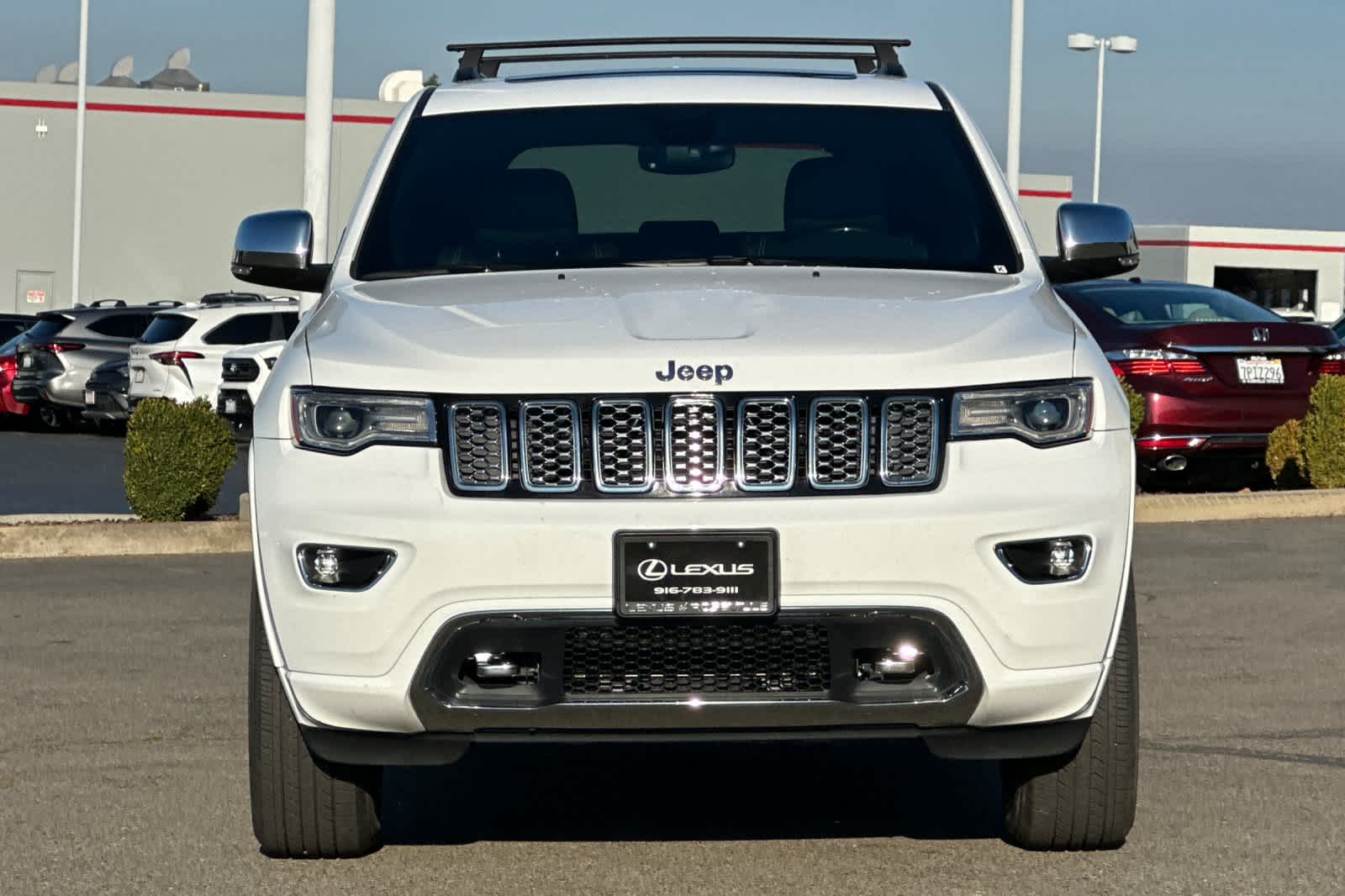 Thumbnail: 2017 Jeep Grand Cherokee - 10