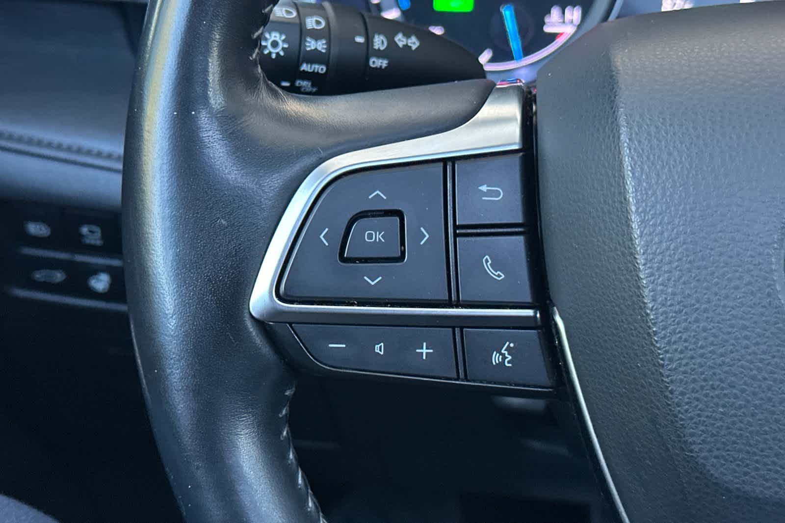 Thumbnail: 2020 Toyota Highlander - 27