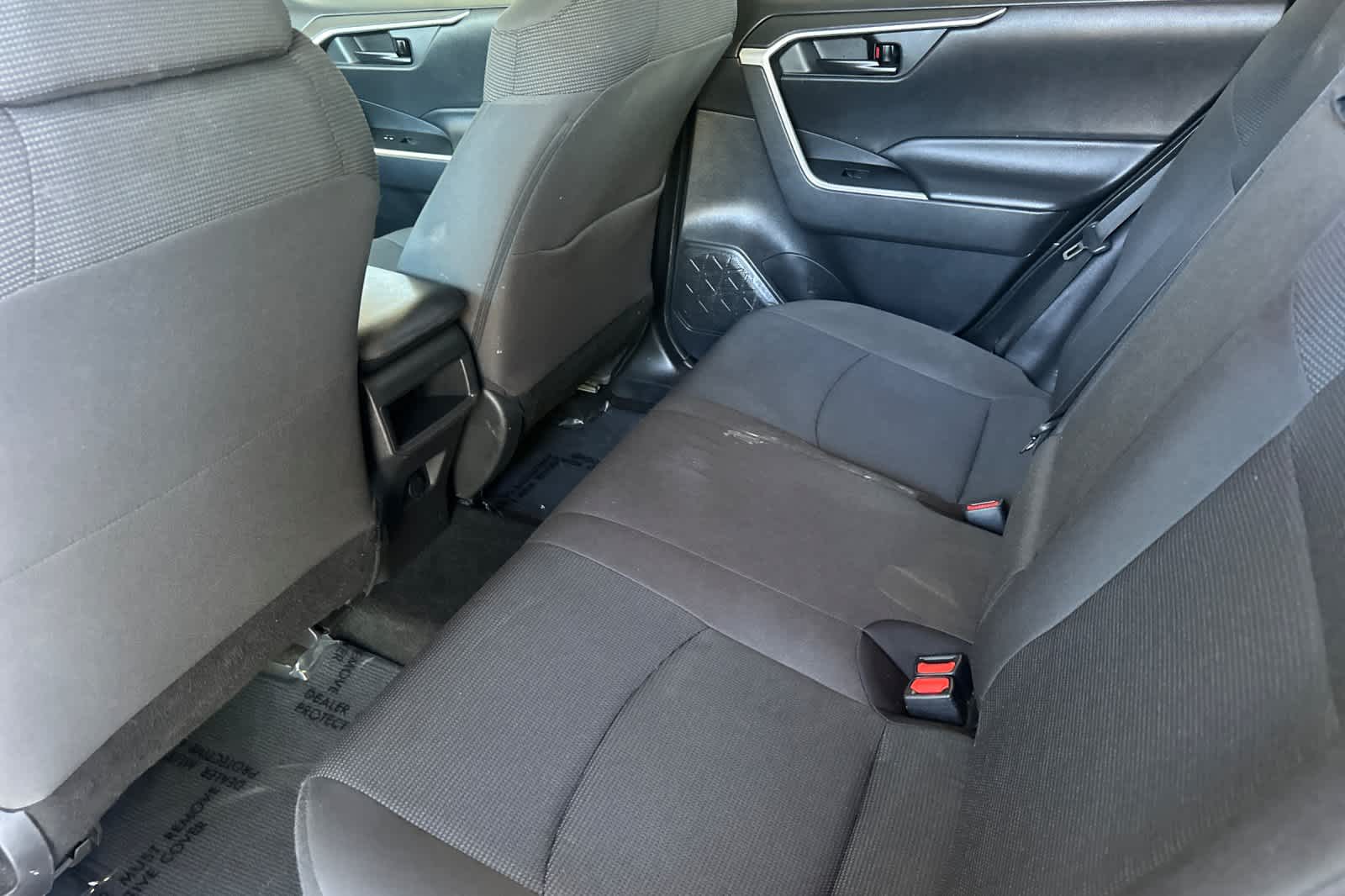 2020 Toyota RAV4 LE 4