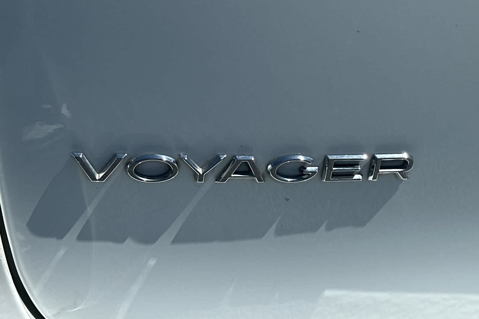 Thumbnail: 2022 Chrysler Voyager - 33