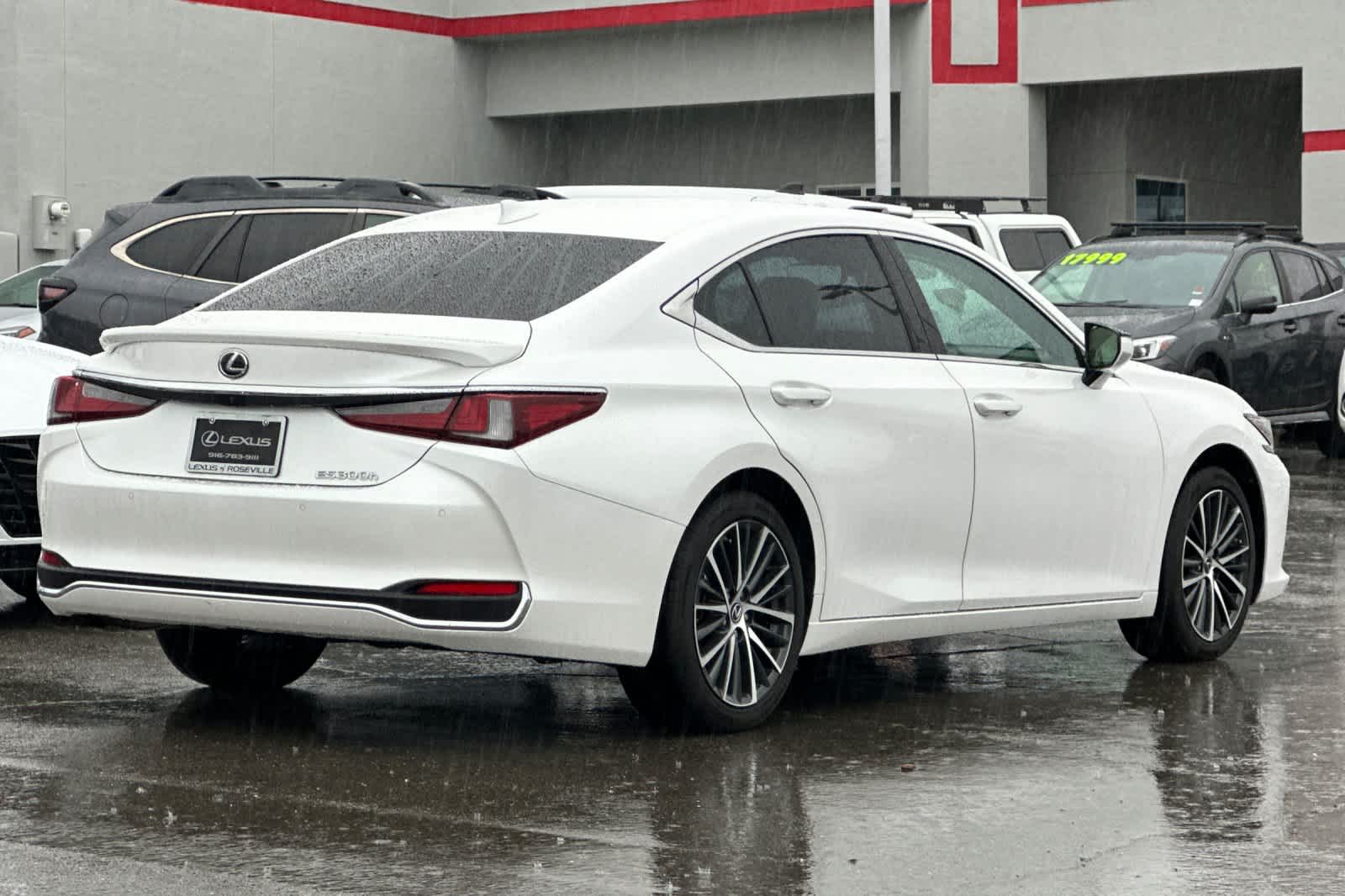 Thumbnail: 2024 Lexus ES - 2