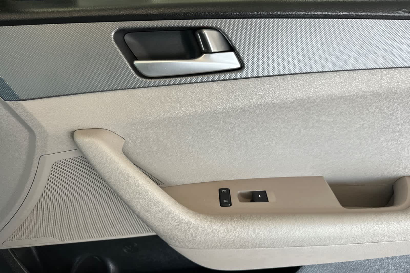 2017 Hyundai Sonata  18