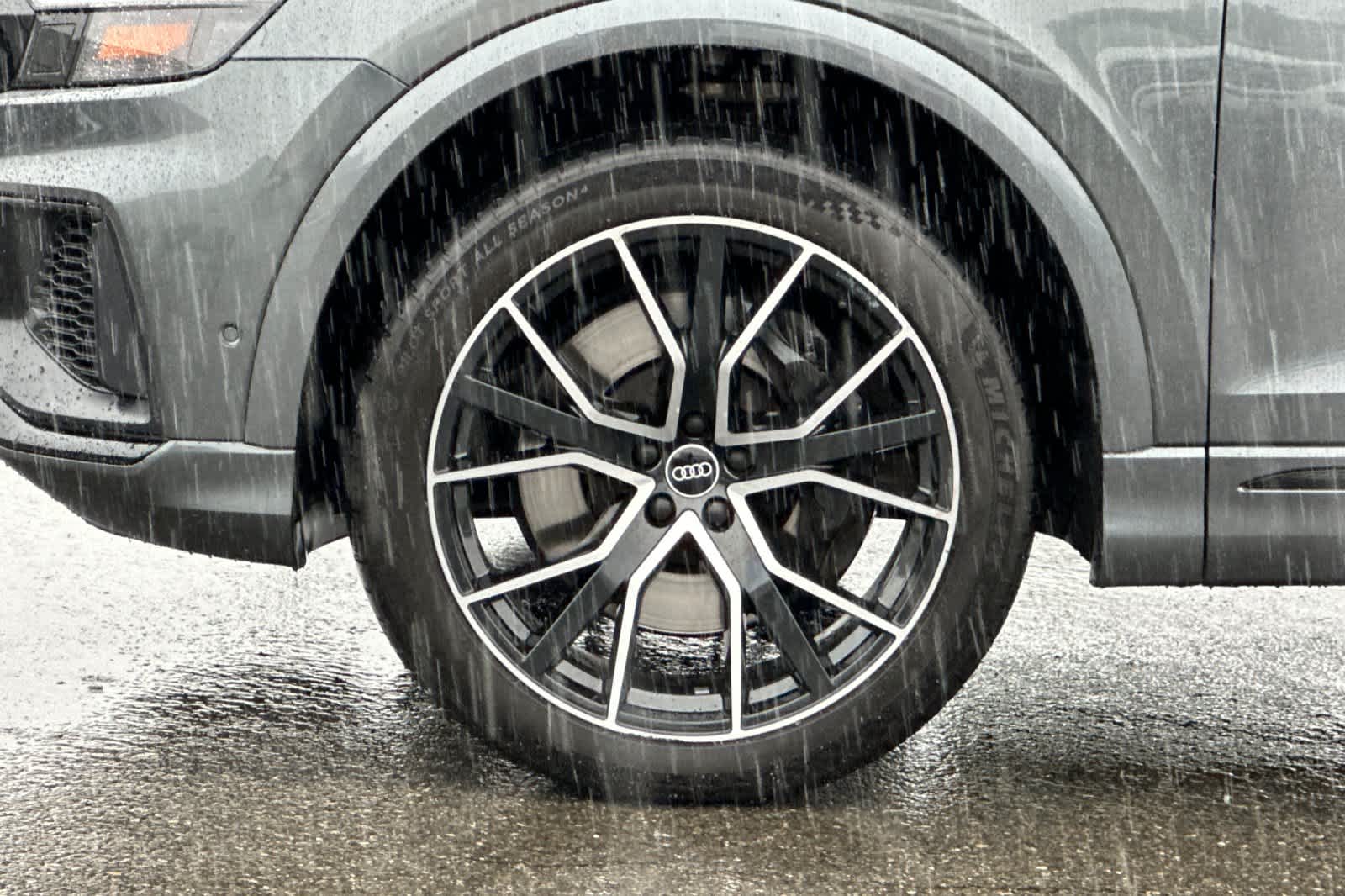 Thumbnail: 2021 Audi SQ8 - 33