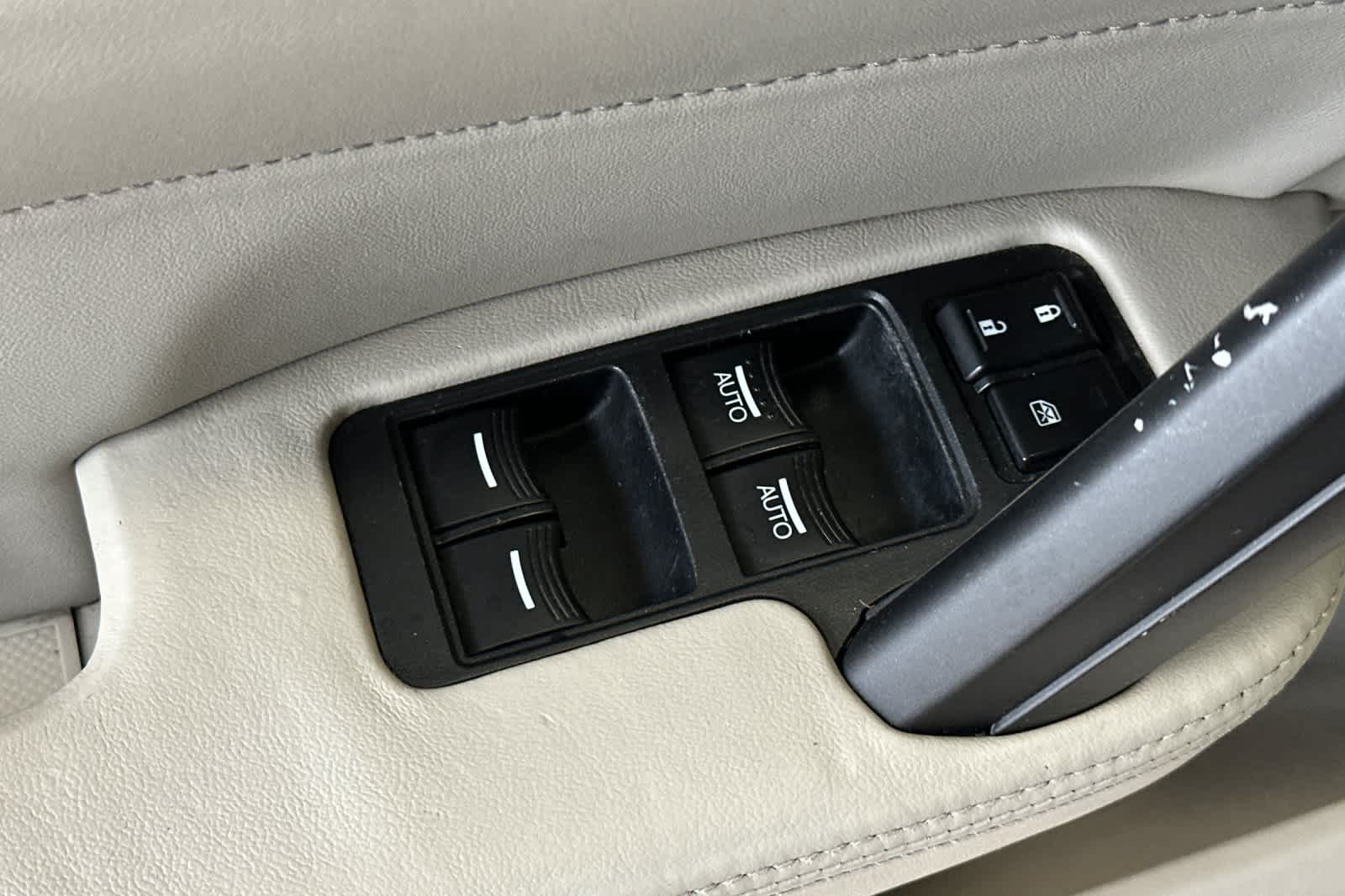 Thumbnail: 2013 Acura TL - 13