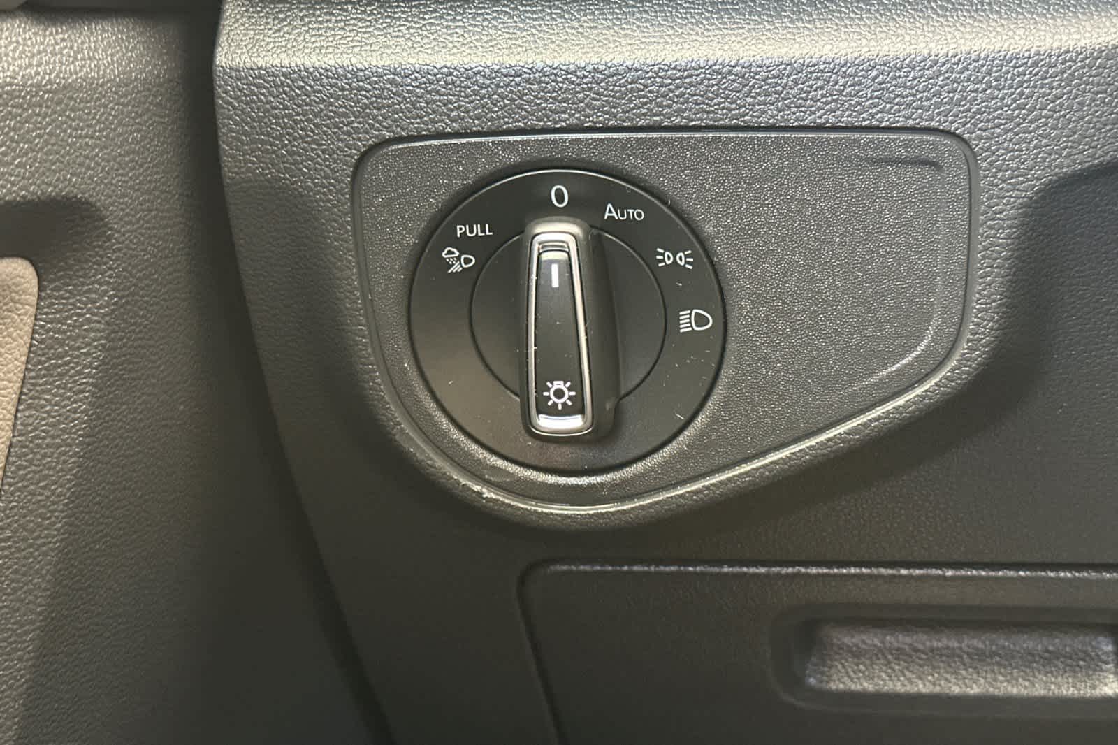 Thumbnail: 2021 Volkswagen Atlas - 31