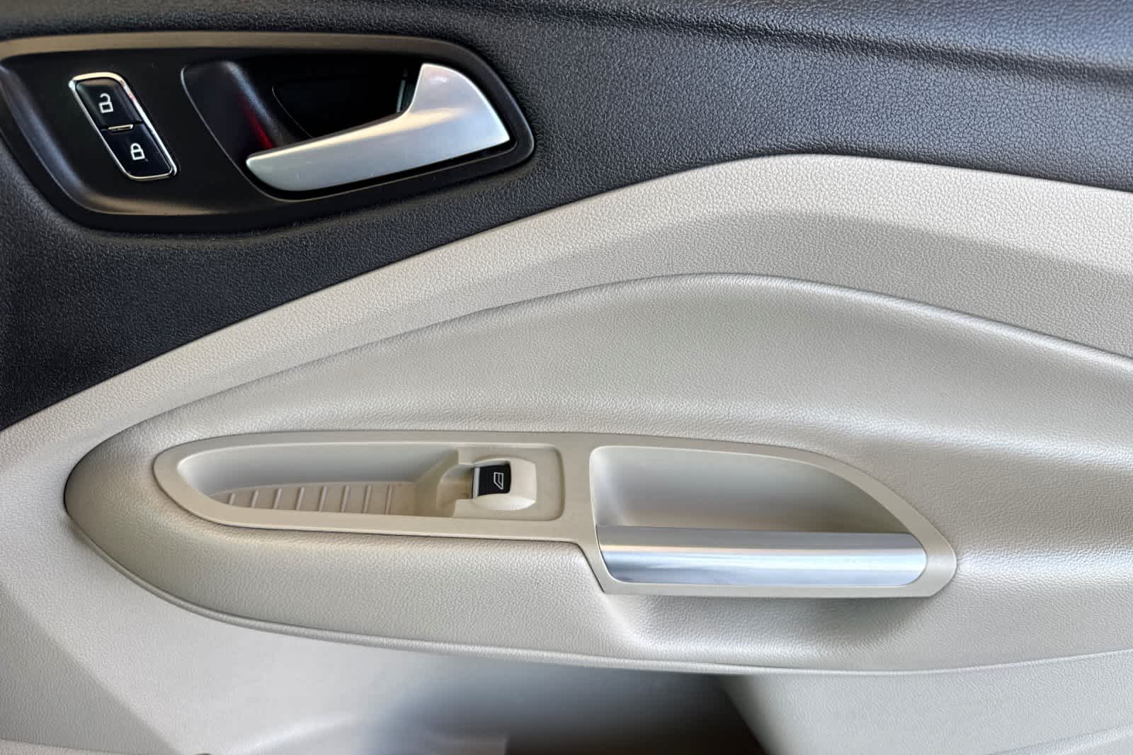 Thumbnail: 2015 Ford C-Max - 19