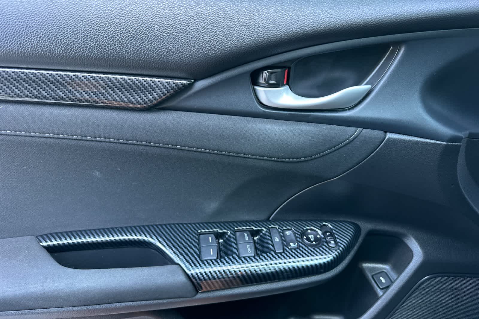 Thumbnail: 2017 Honda Civic - 12