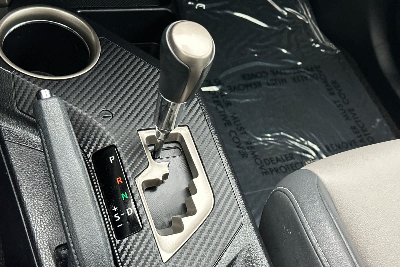 Thumbnail: 2015 Toyota RAV4 - 23