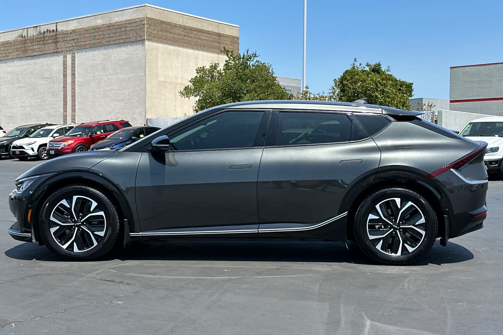 Thumbnail: 2023 Kia EV6 - 9