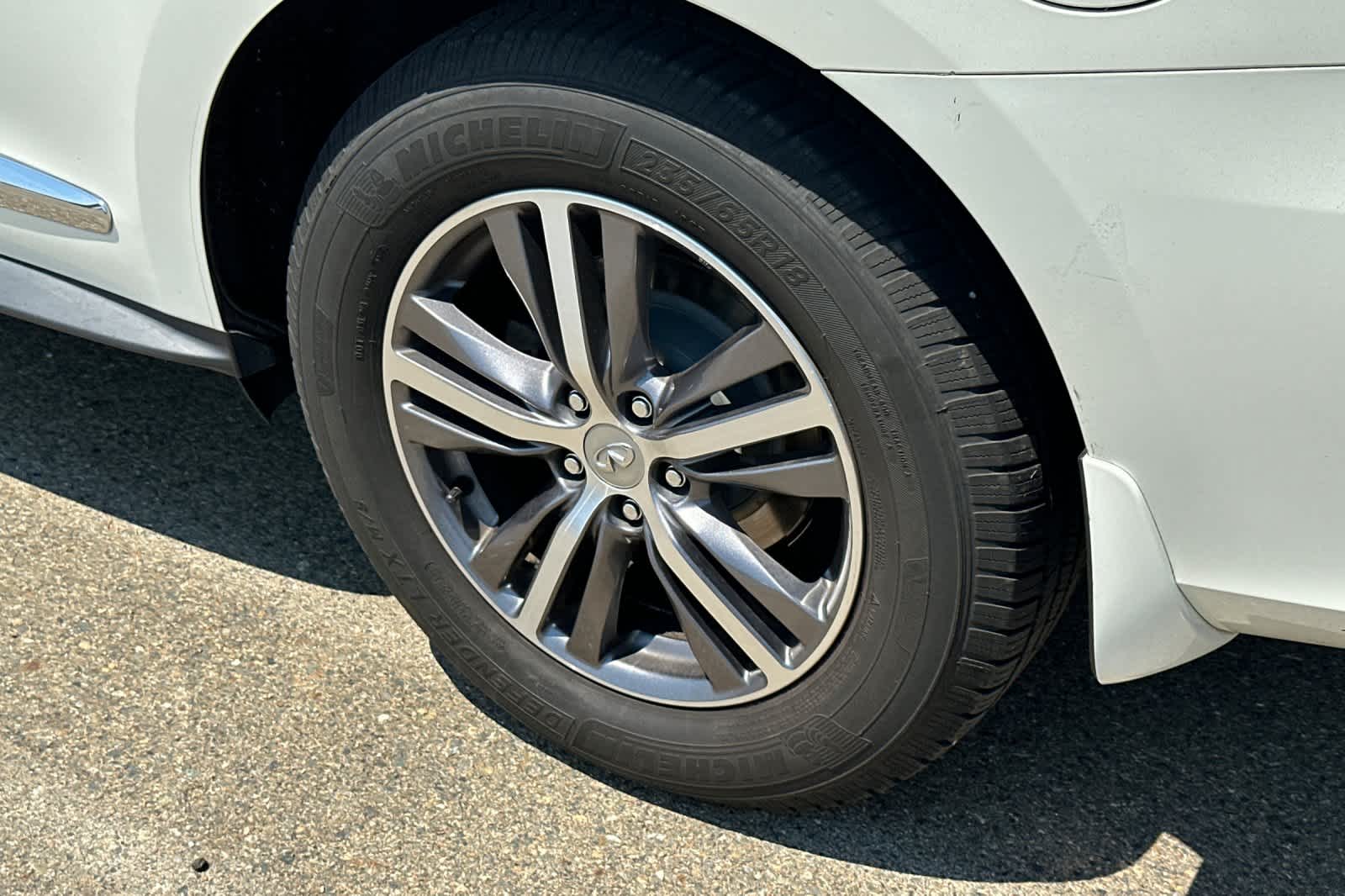 Thumbnail: 2016 INFINITI QX60 - 18