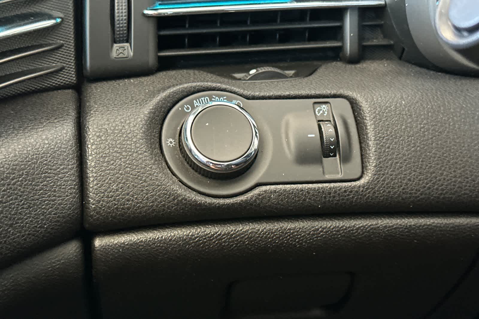 2016 Chevrolet Malibu LT 27