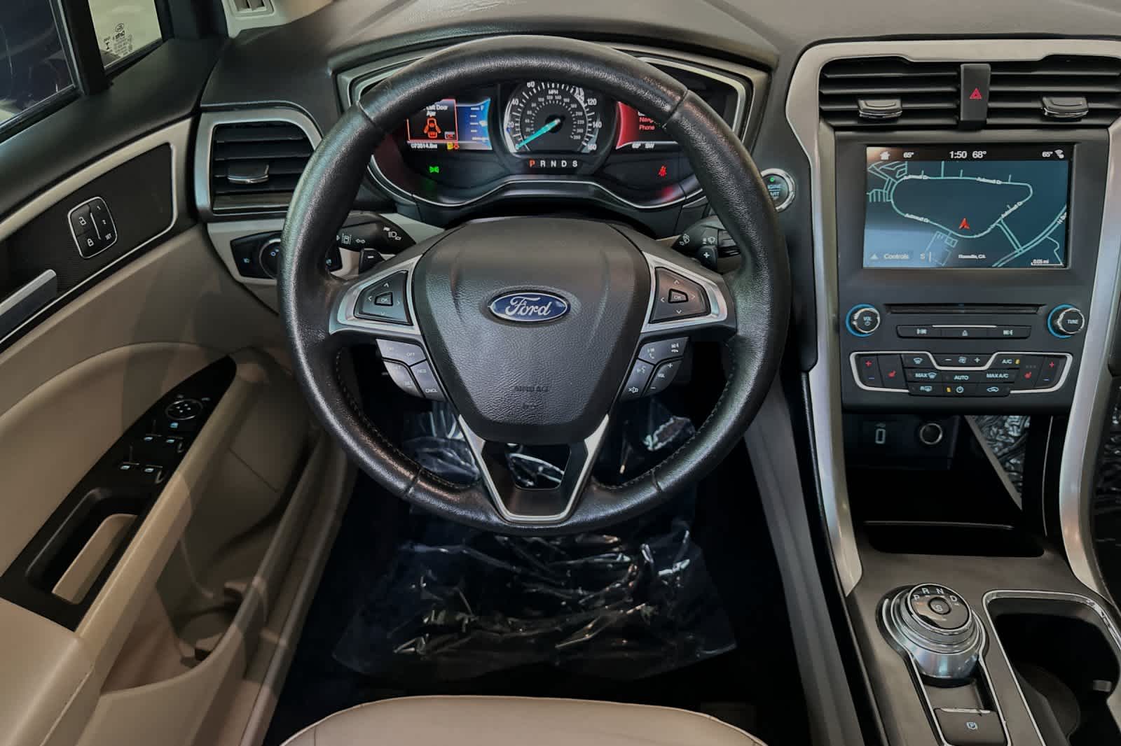 2017 Ford Fusion SE 14