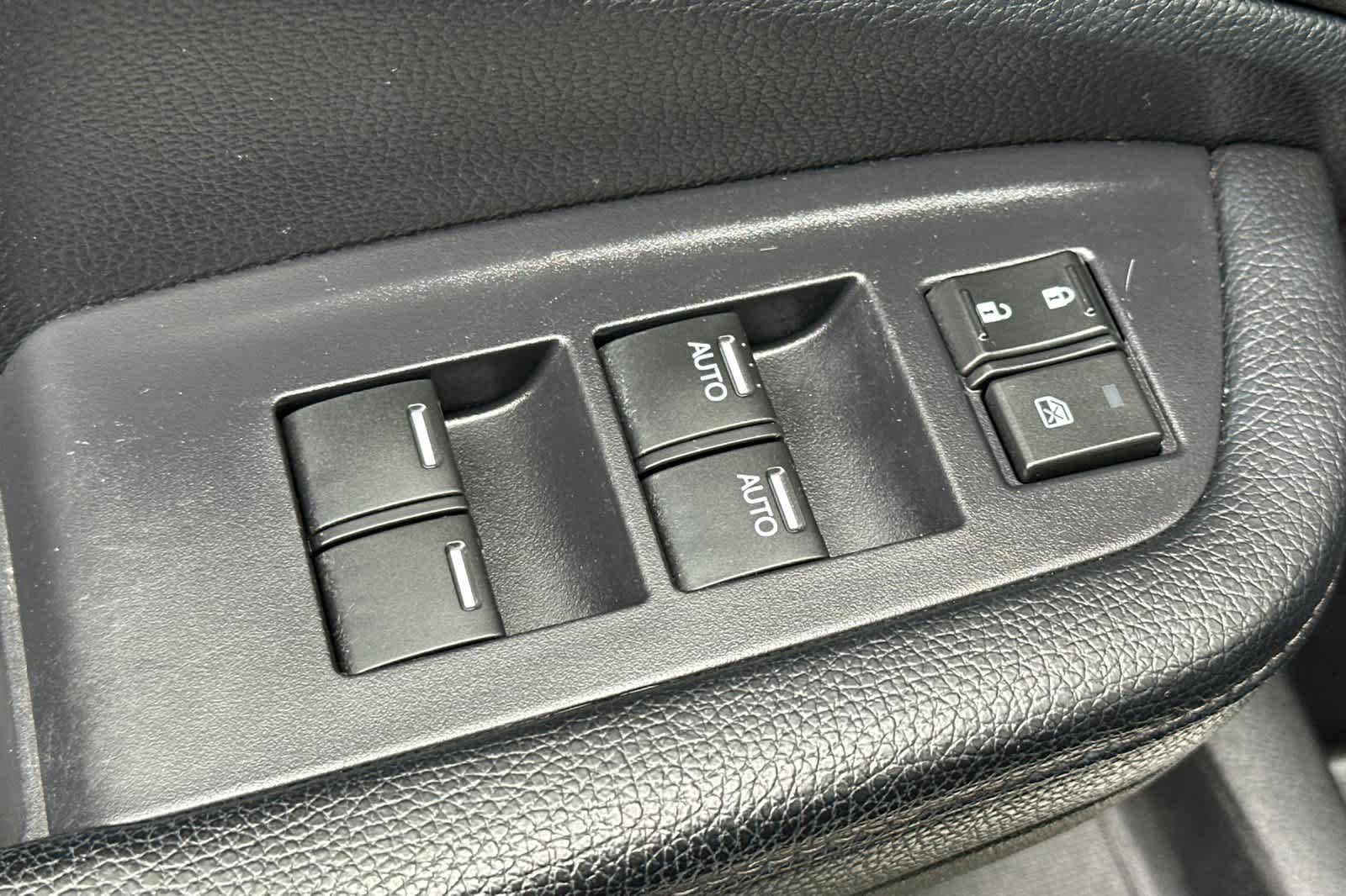 Thumbnail: 2019 Honda Passport - 13