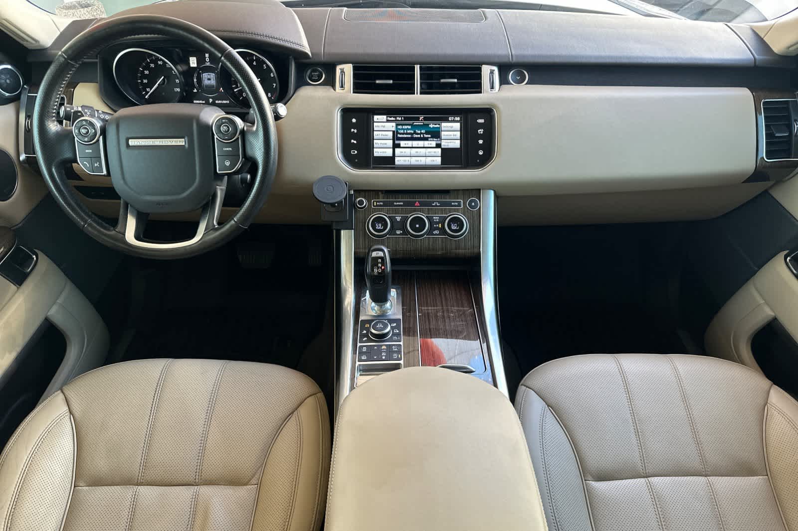 Thumbnail: 2016 Land Rover Range Rover Sport - 3