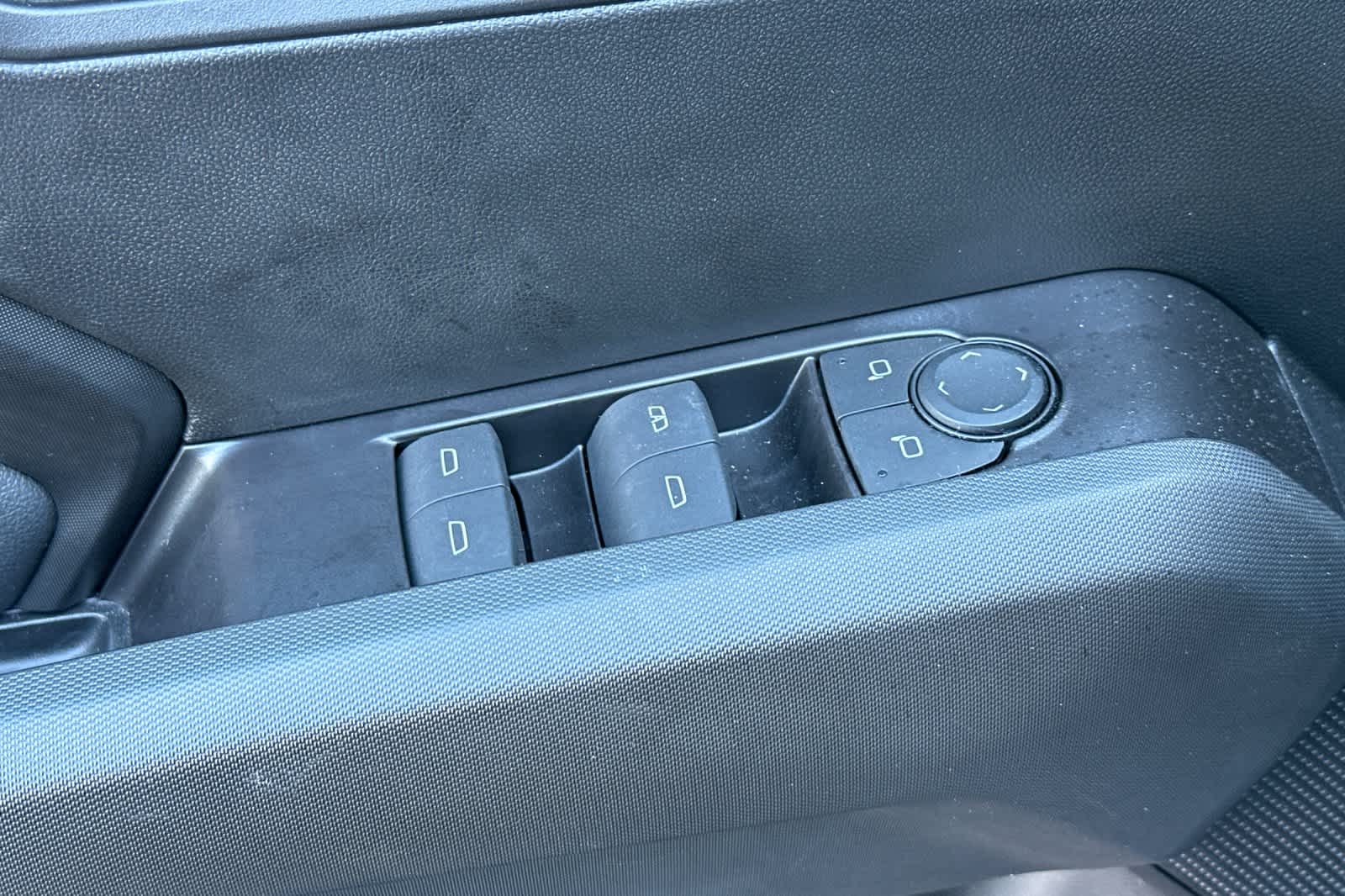 Thumbnail: 2024 Chevrolet Colorado - 13